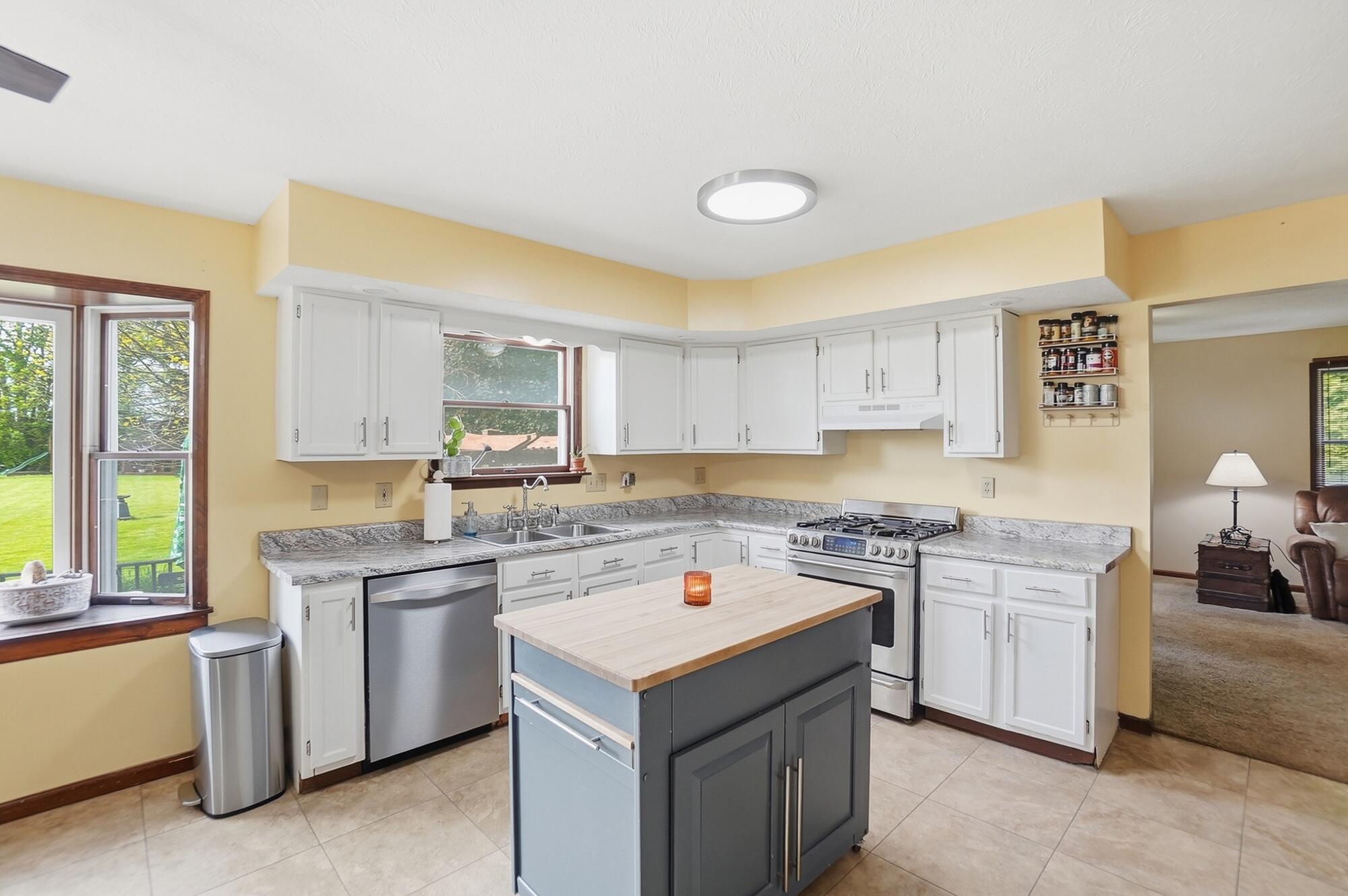 1589 Bending Tree Drive, New Carlisle, Ohio 45344
