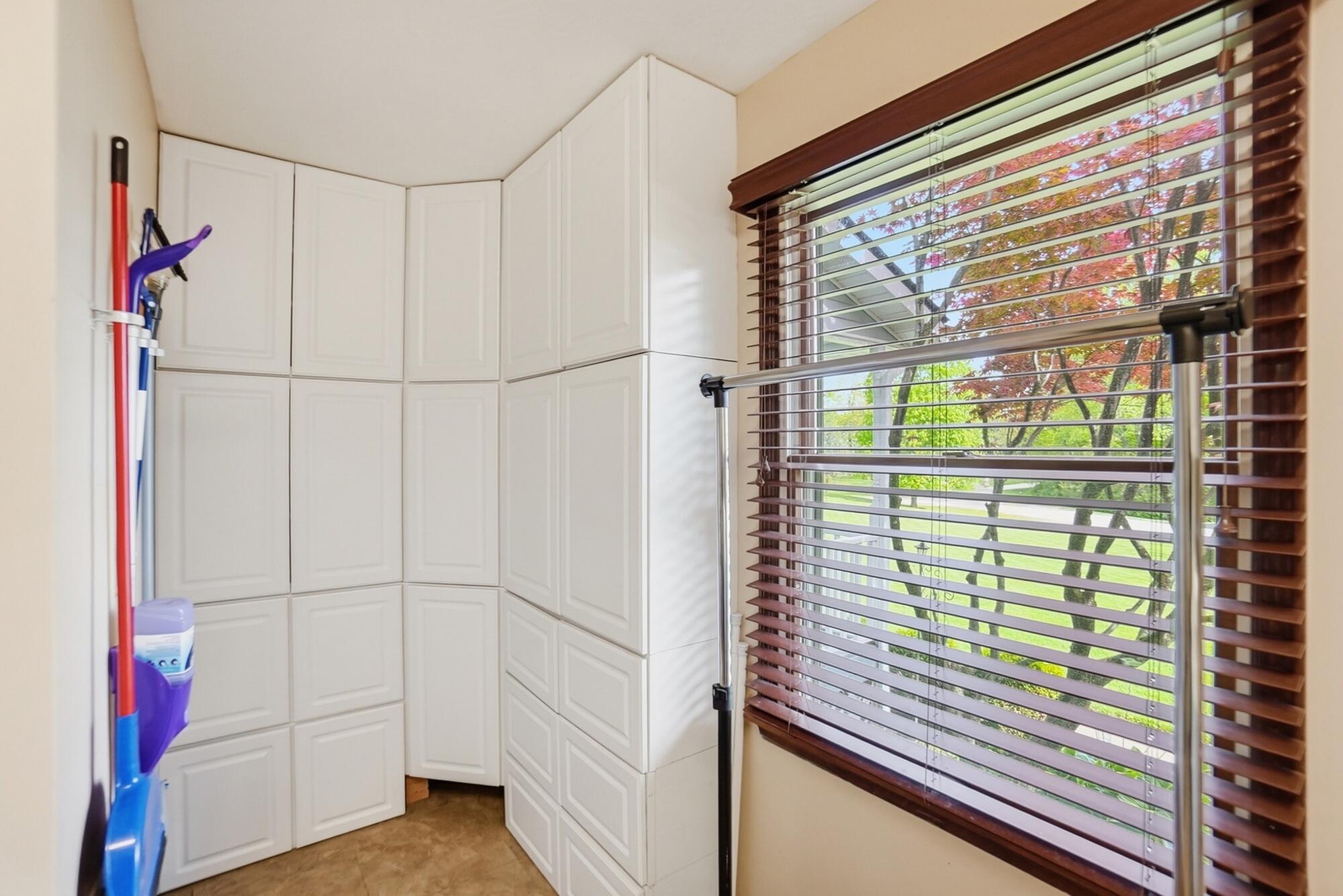 1589 Bending Tree Drive, New Carlisle, Ohio 45344