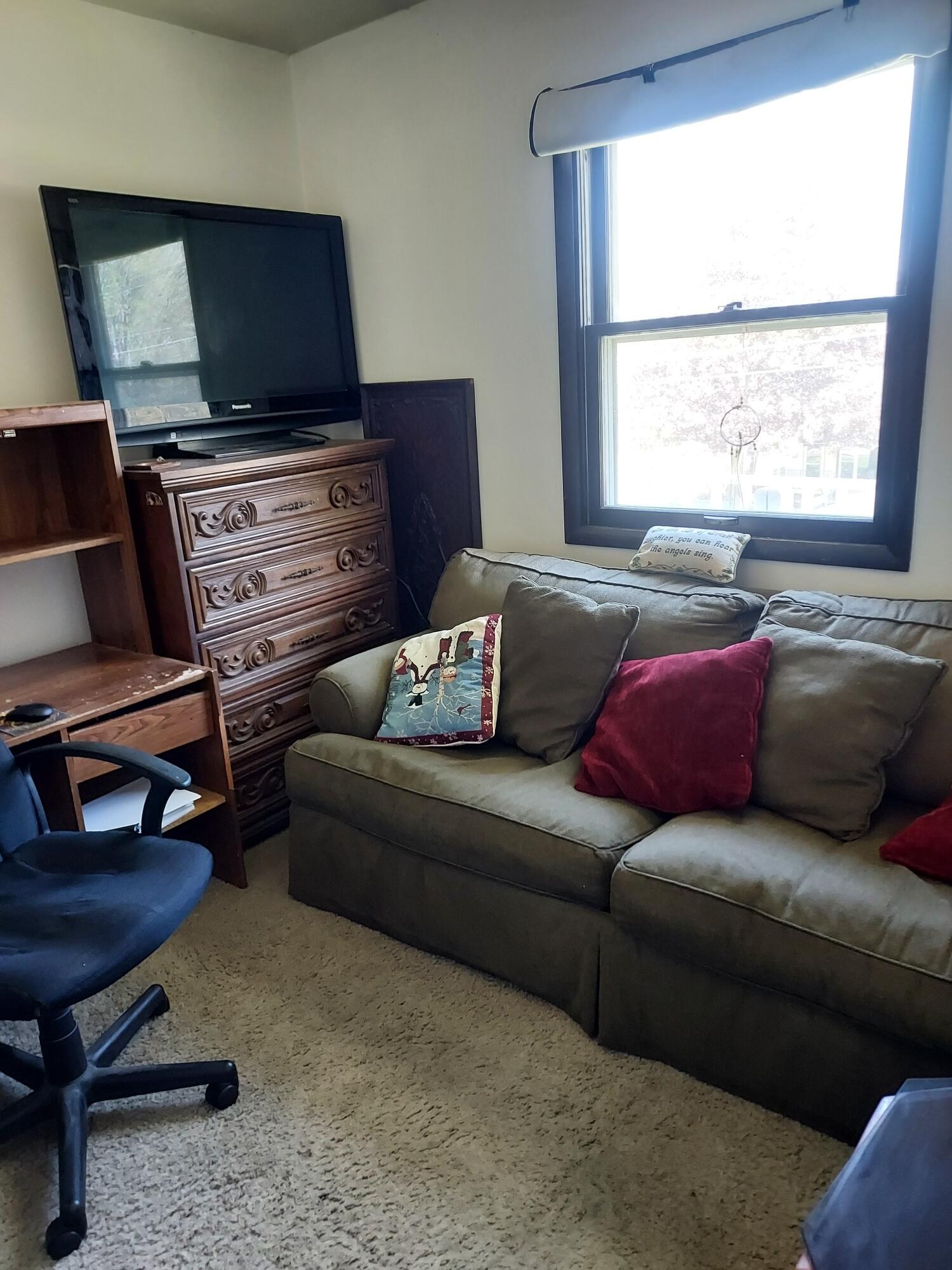 1990 Connect Road, Barberton, Ohio 44203