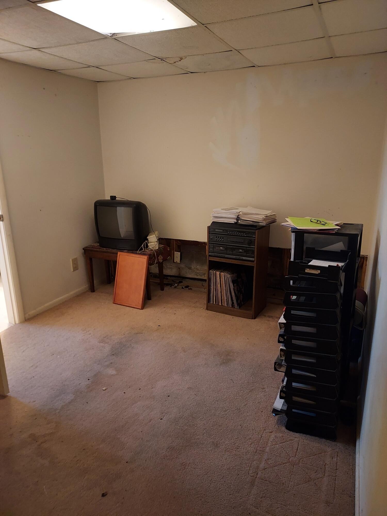 1990 Connect Road, Barberton, Ohio 44203