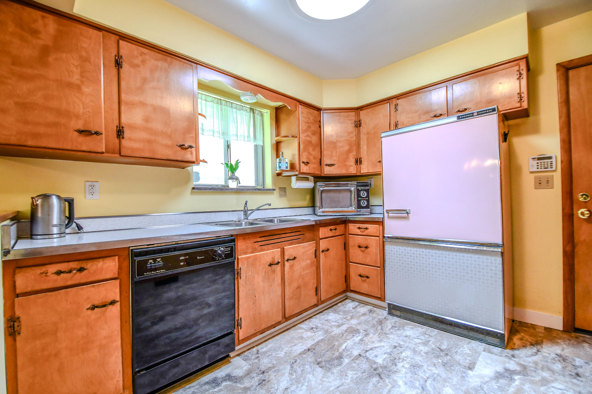 1404 Pinecrest Drive, Dayton, Ohio 45414
