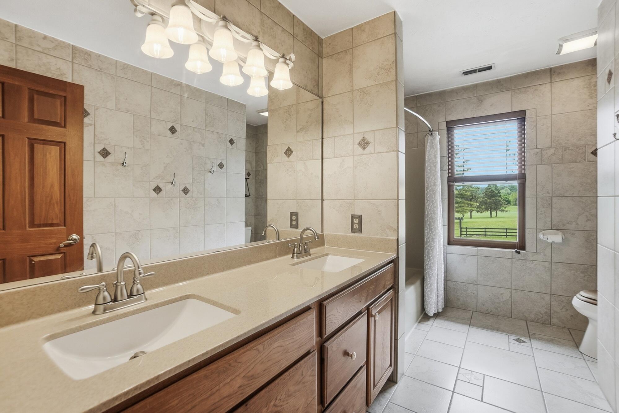 1405 Saybrook Lane, Springfield, Ohio 45505