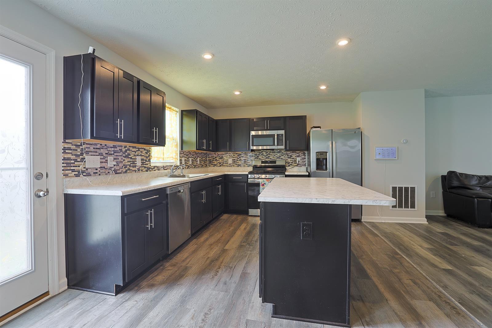 517 Skyway Drive, Springfield, Ohio 45505