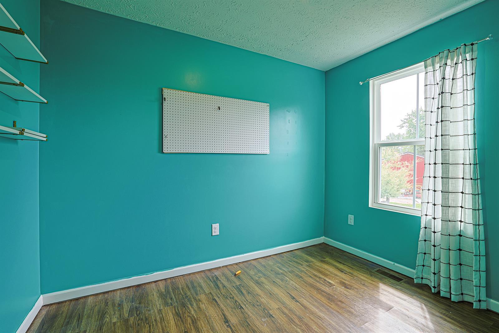517 Skyway Drive, Springfield, Ohio 45505