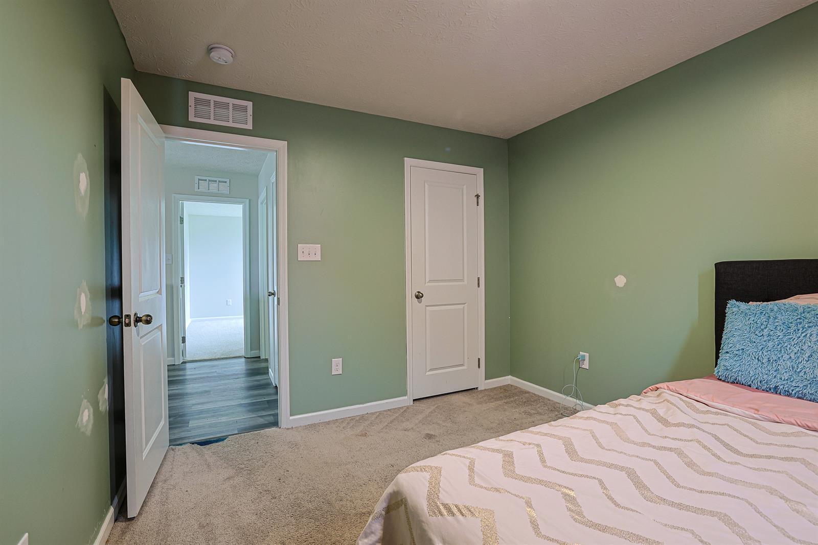 517 Skyway Drive, Springfield, Ohio 45505
