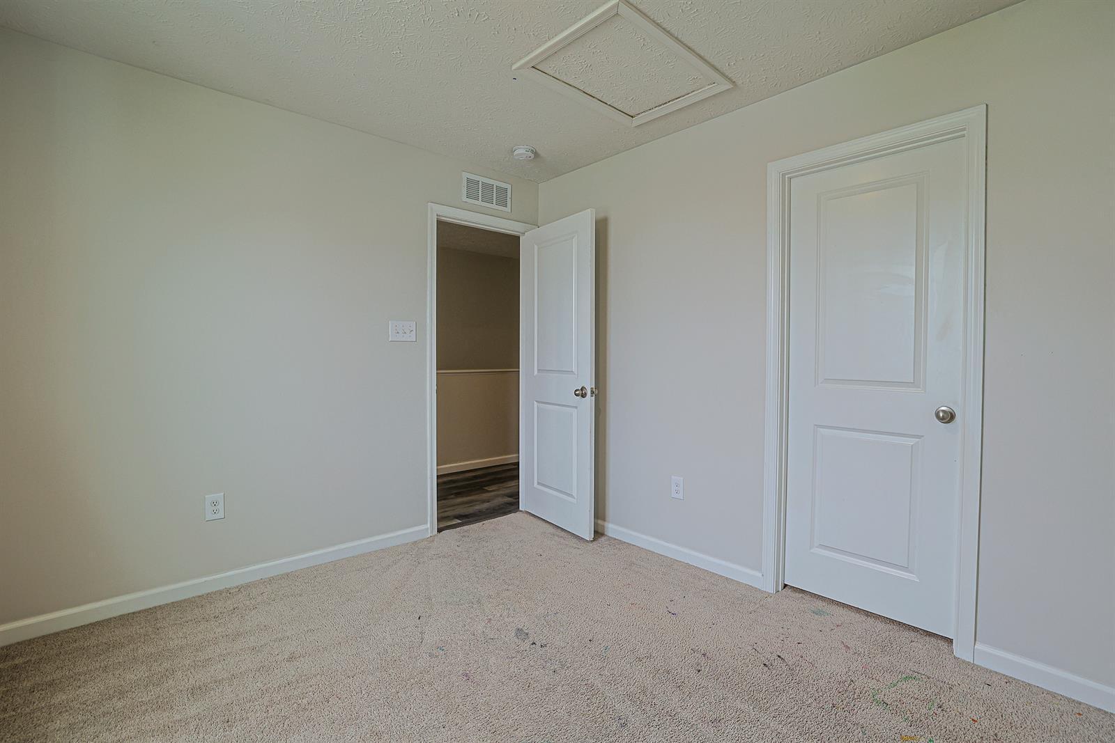 517 Skyway Drive, Springfield, Ohio 45505