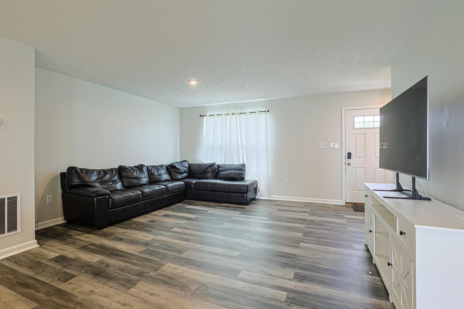 517 Skyway Drive, Springfield, Ohio 45505