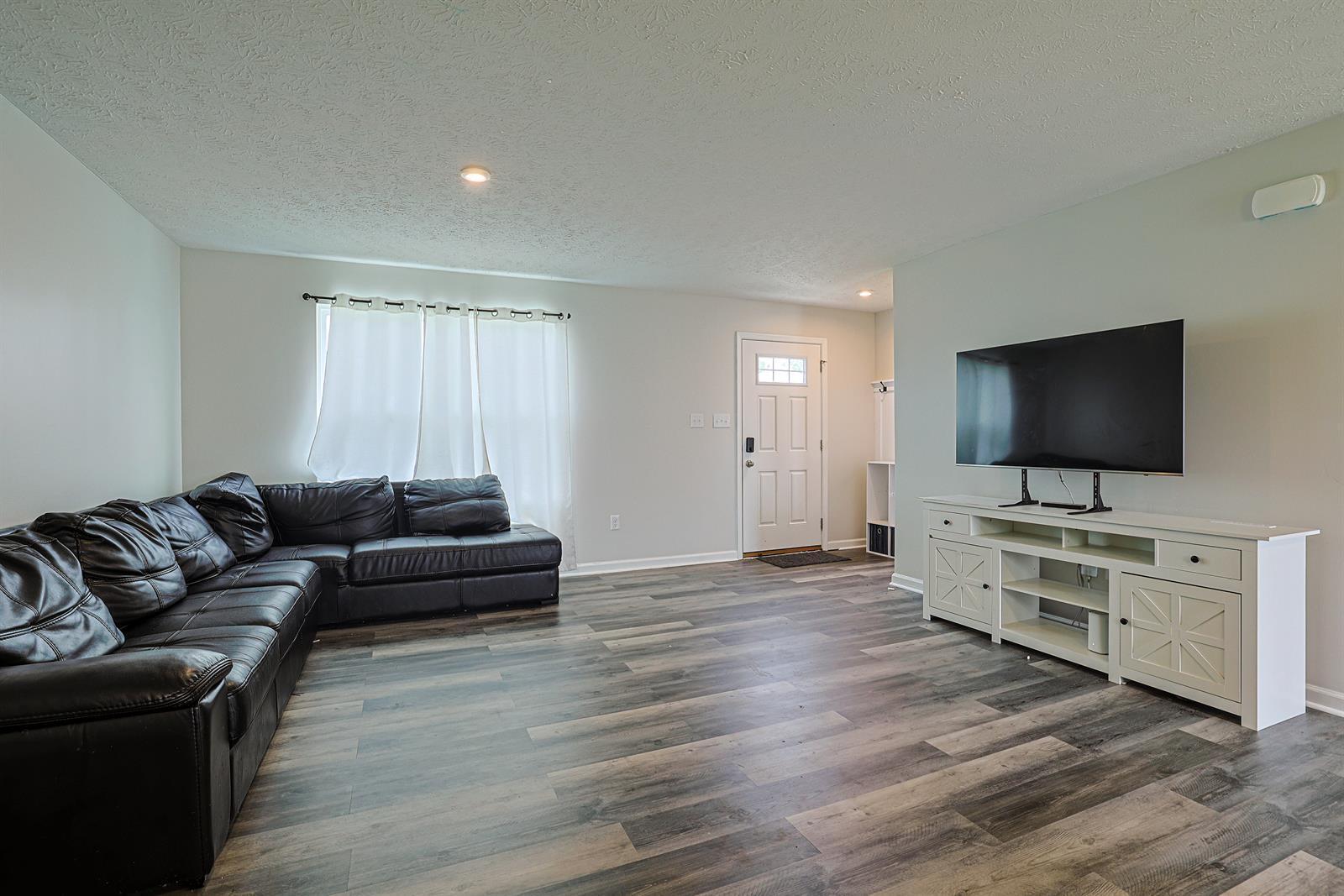 517 Skyway Drive, Springfield, Ohio 45505
