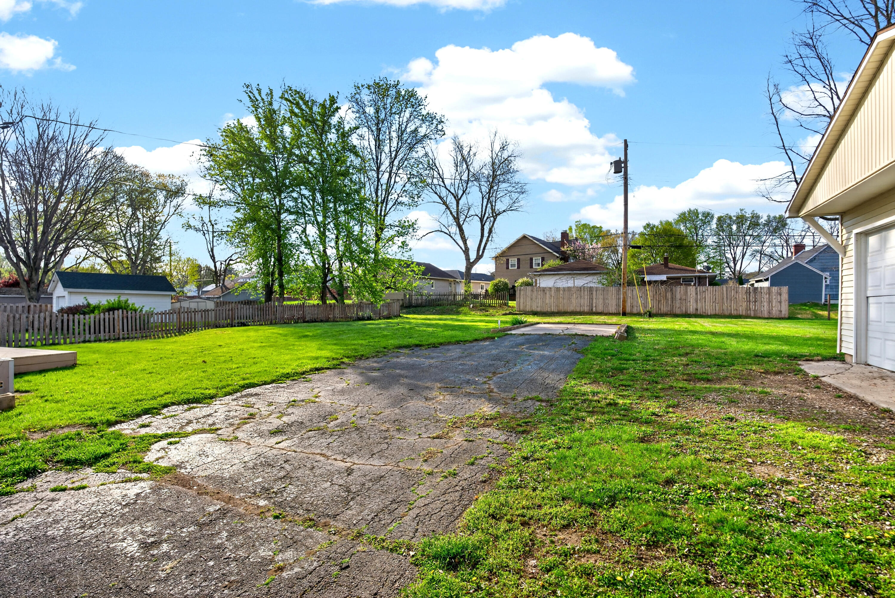 1951 Harshman Boulevard, Springfield, Ohio 45504