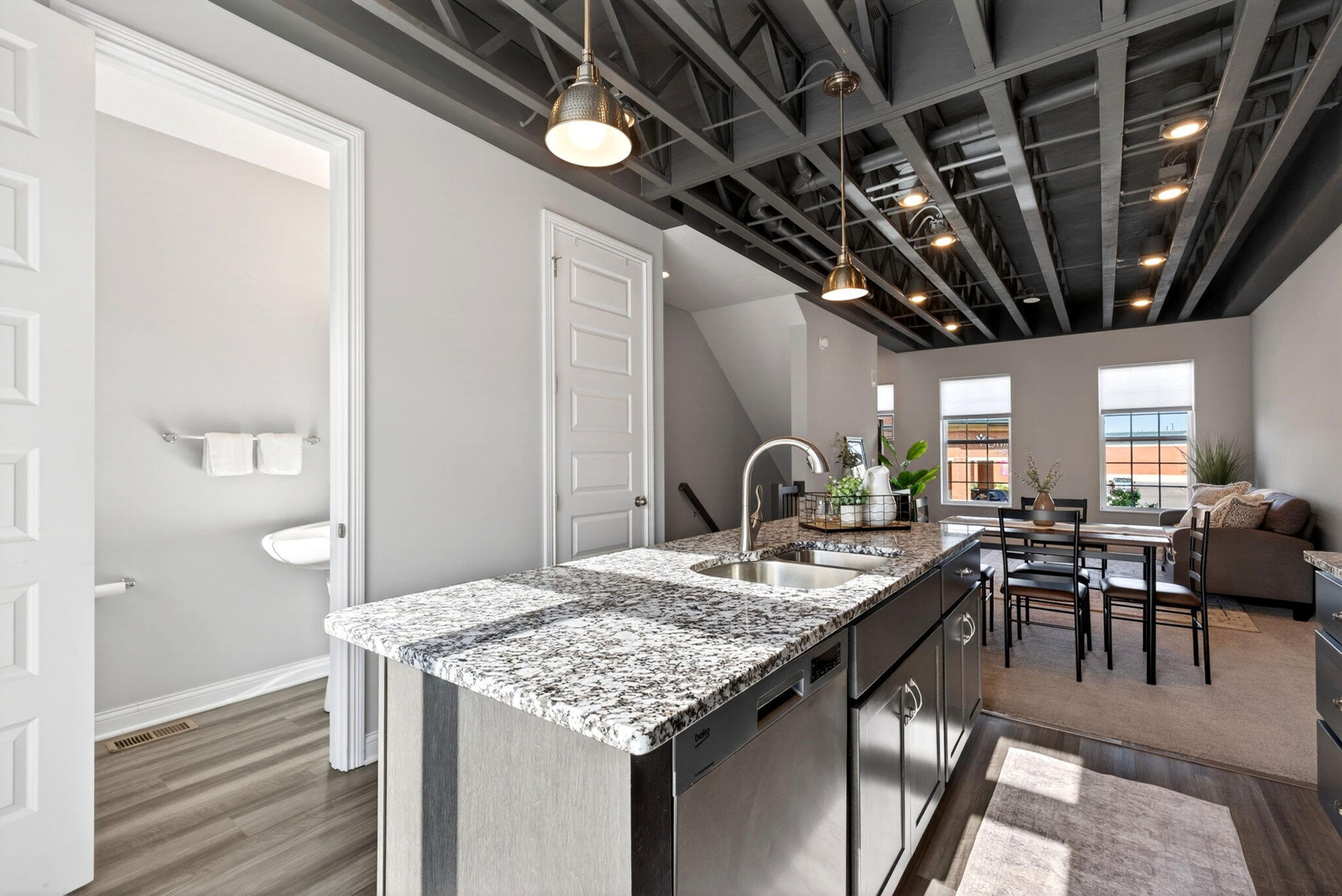24 Center Street, Springfield, Ohio 45502