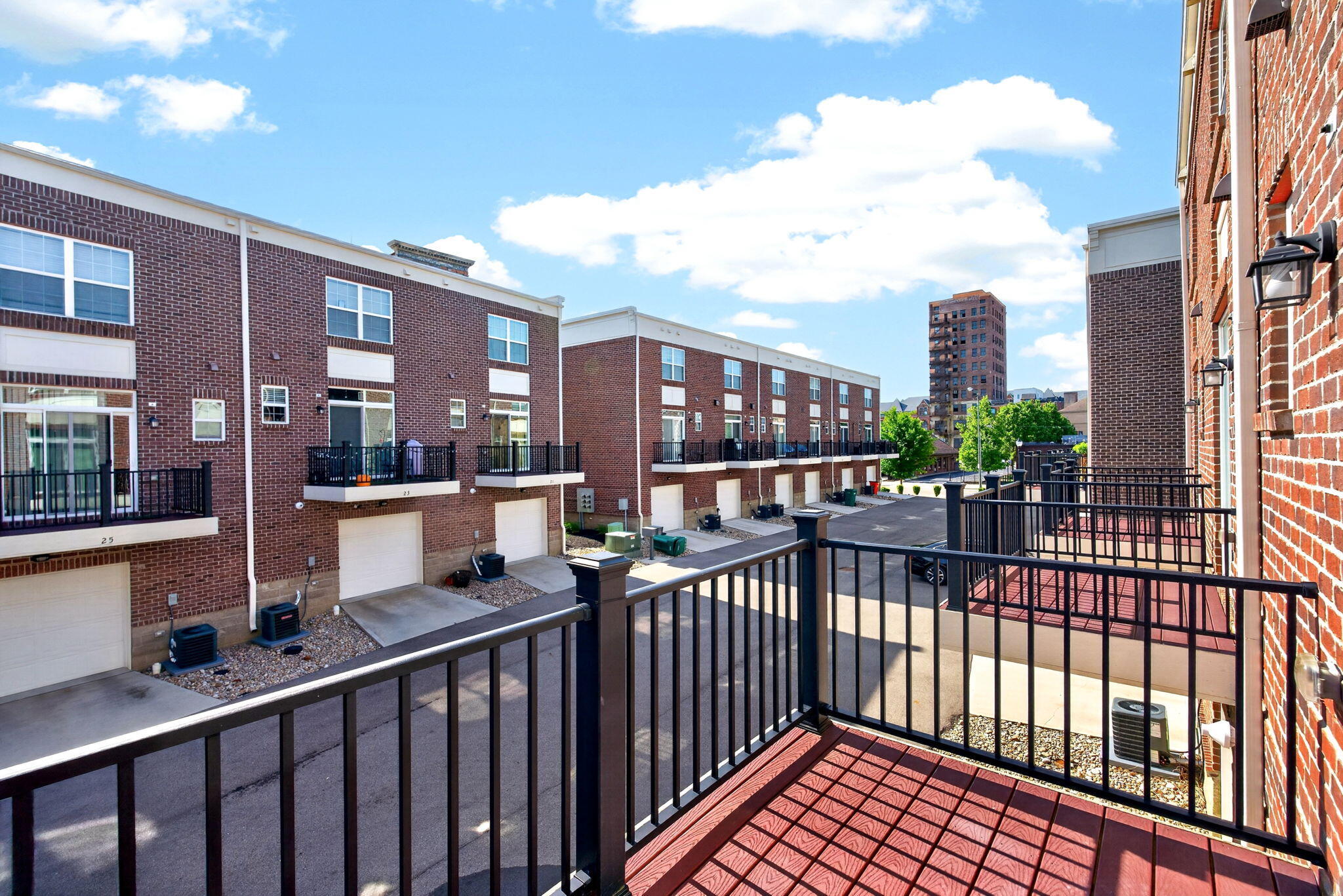 24 Center Street, Springfield, Ohio 45502