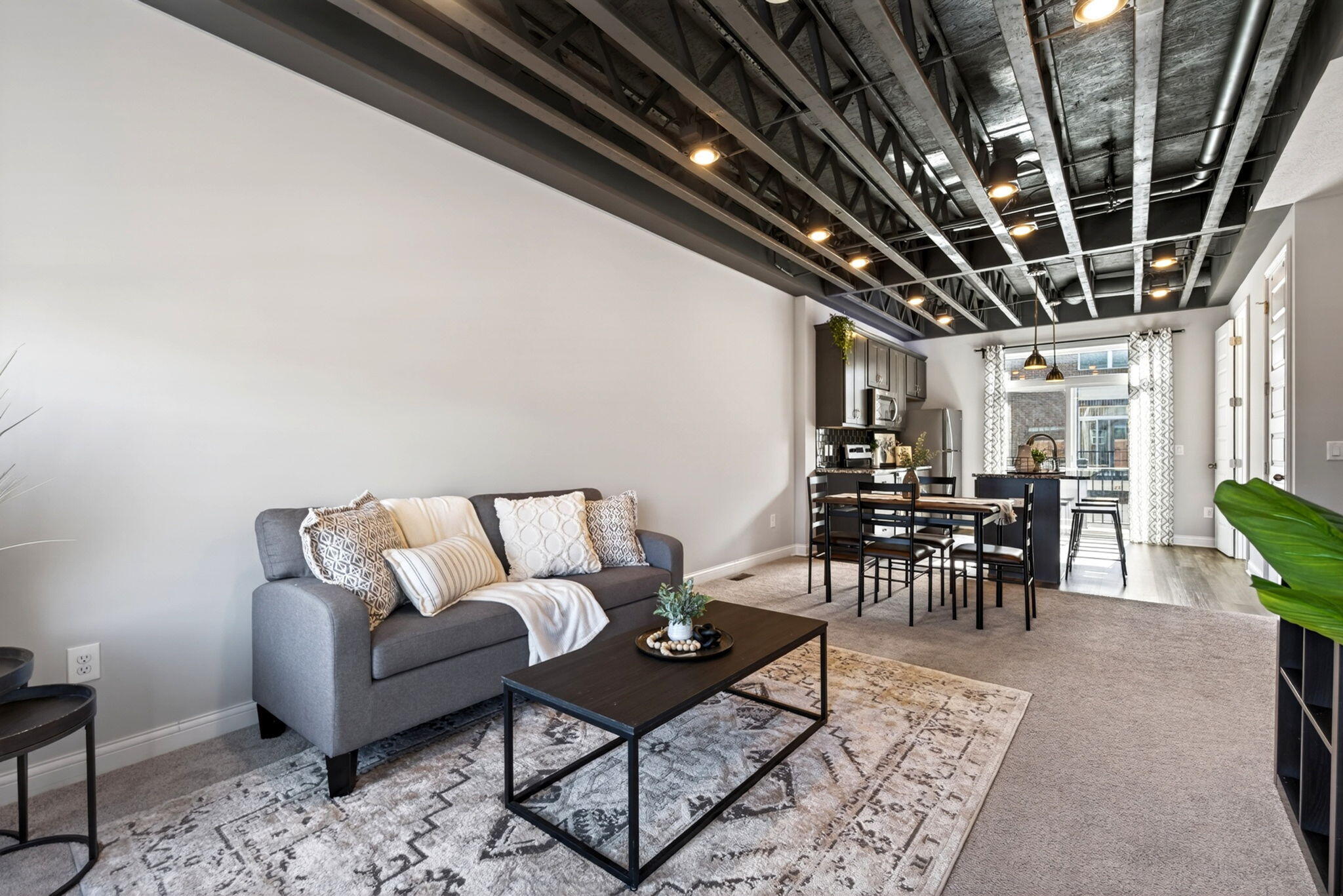 24 Center Street, Springfield, Ohio 45502