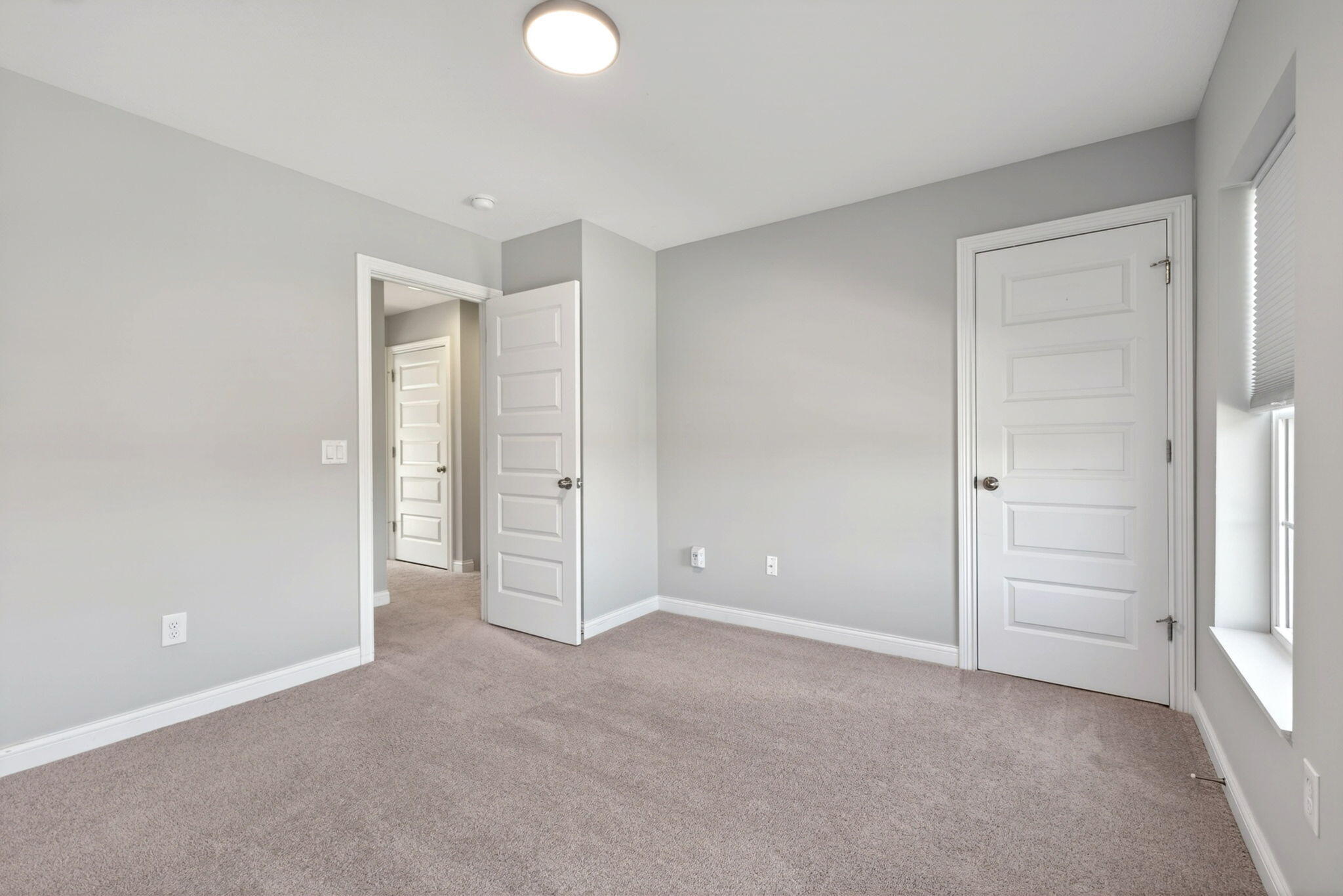 24 Center Street, Springfield, Ohio 45502