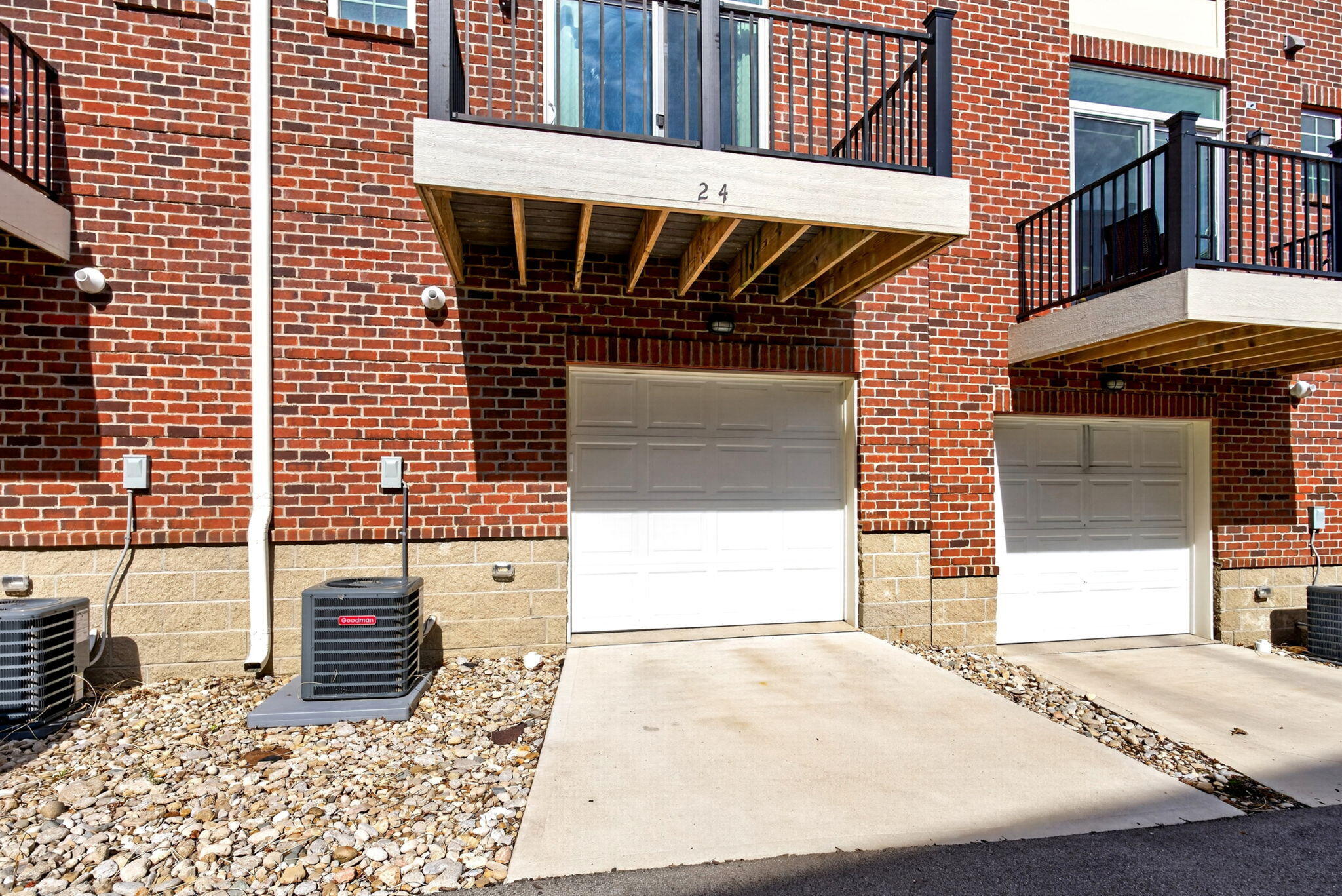 24 Center Street, Springfield, Ohio 45502