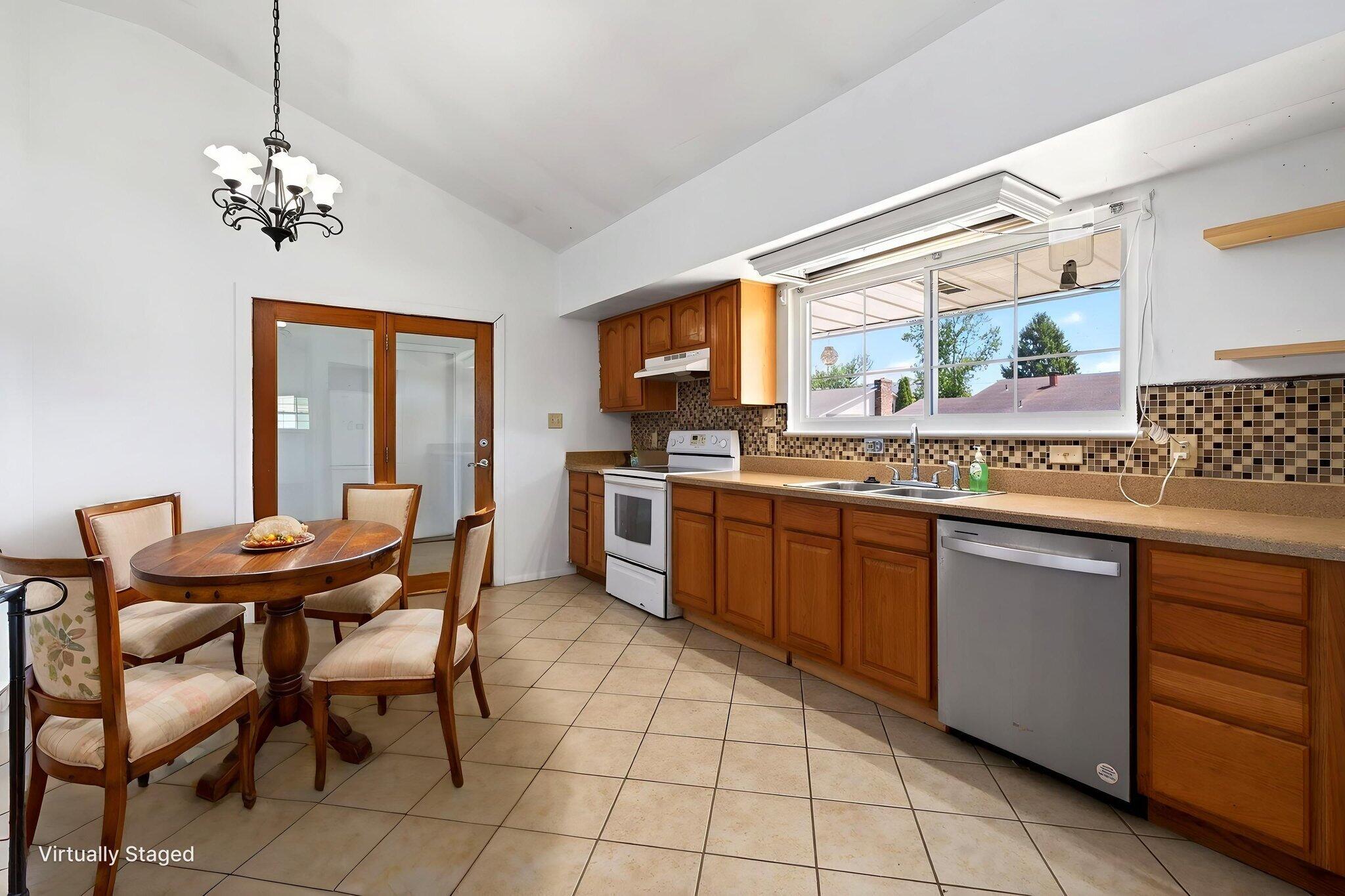 415 Falcon Drive, New Carlisle, Ohio 45344