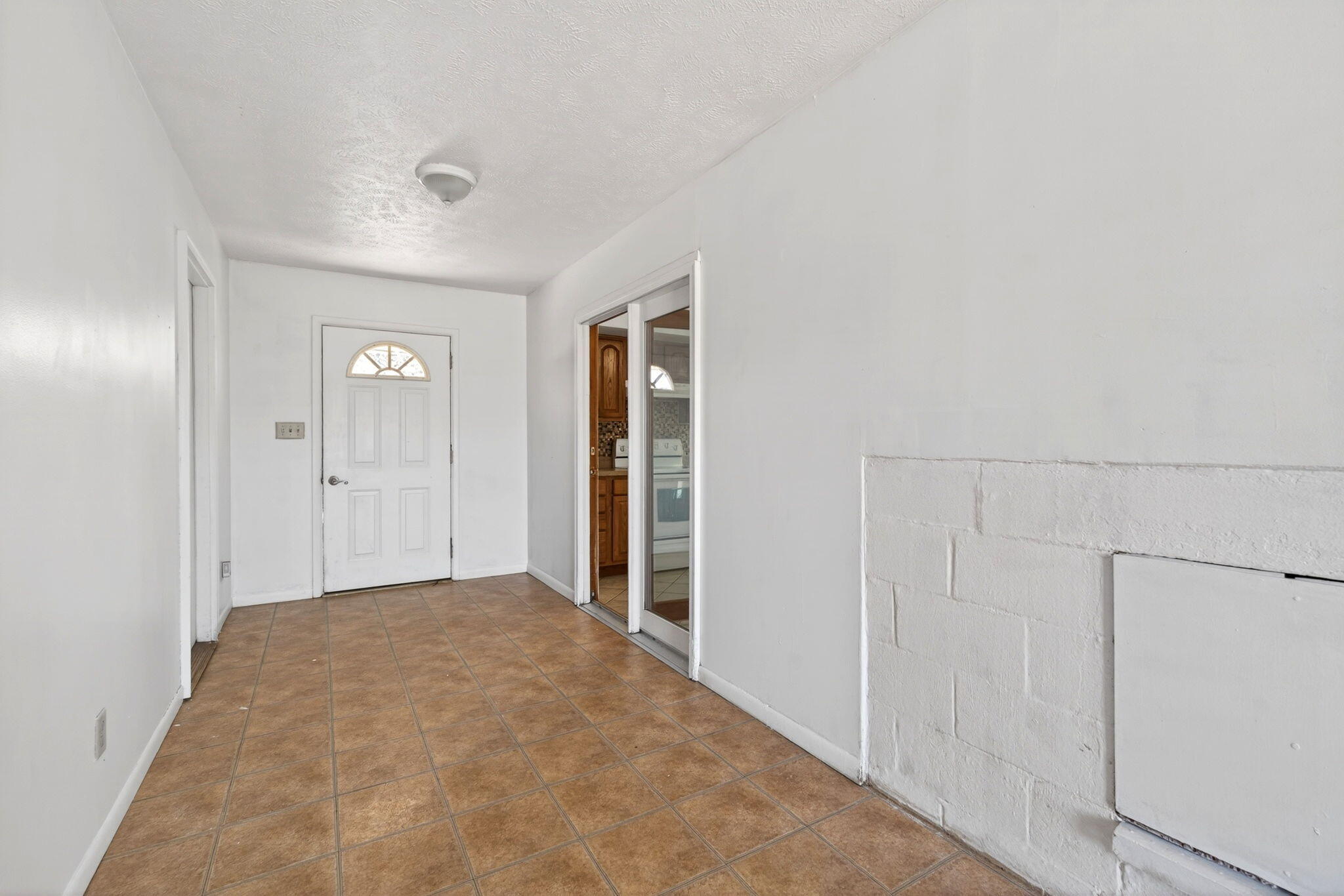 415 Falcon Drive, New Carlisle, Ohio 45344