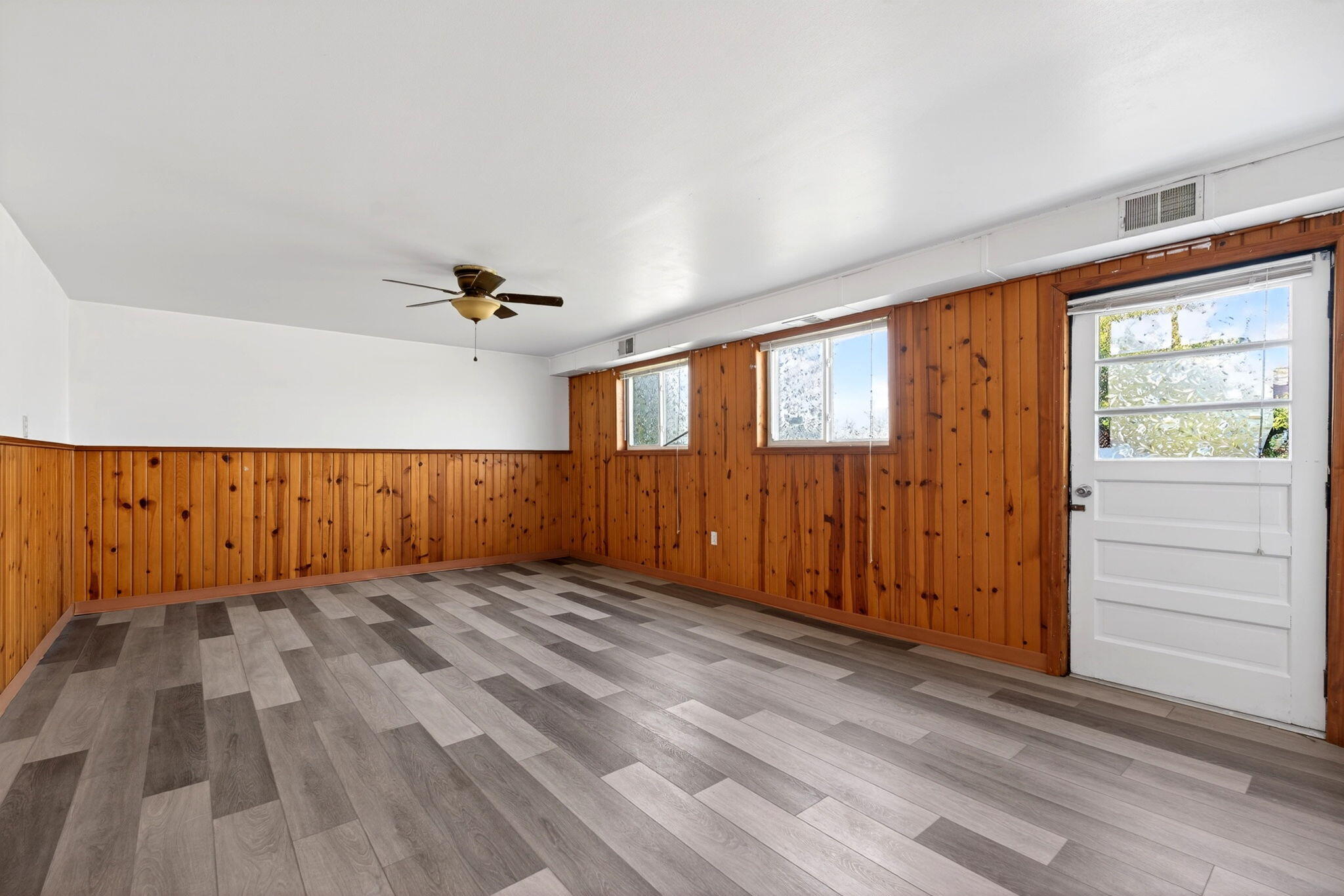 415 Falcon Drive, New Carlisle, Ohio 45344