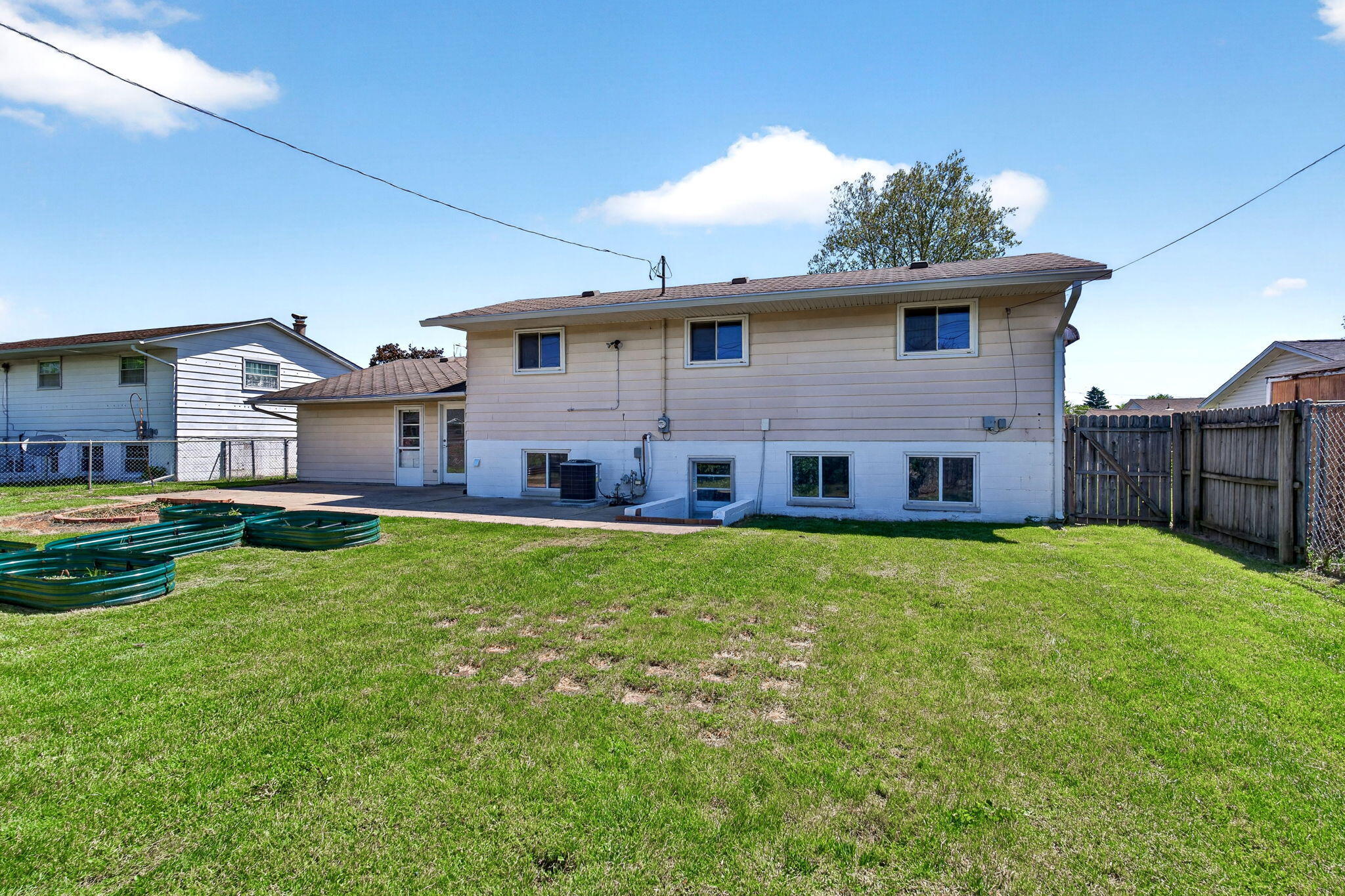 415 Falcon Drive, New Carlisle, Ohio 45344
