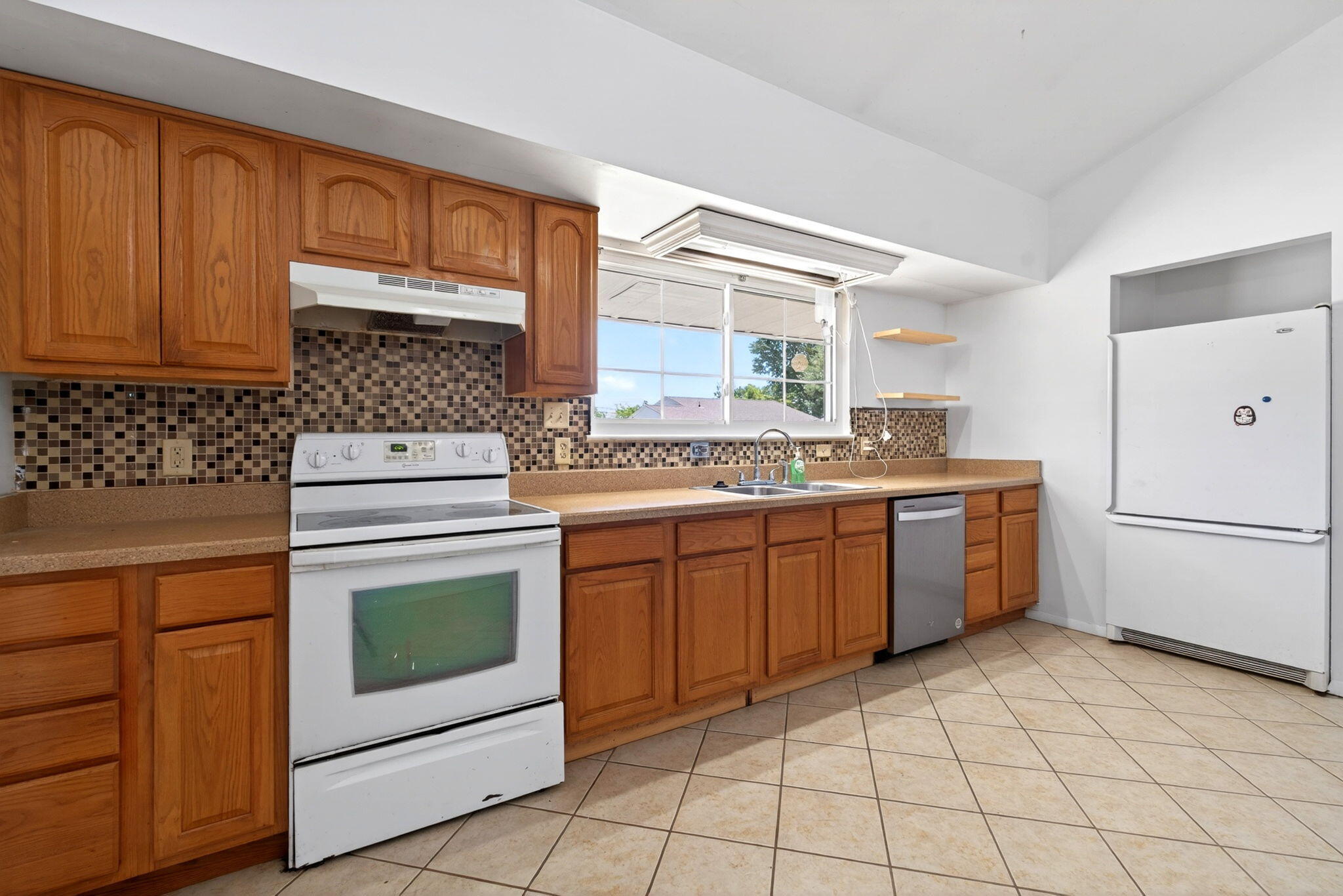 415 Falcon Drive, New Carlisle, Ohio 45344