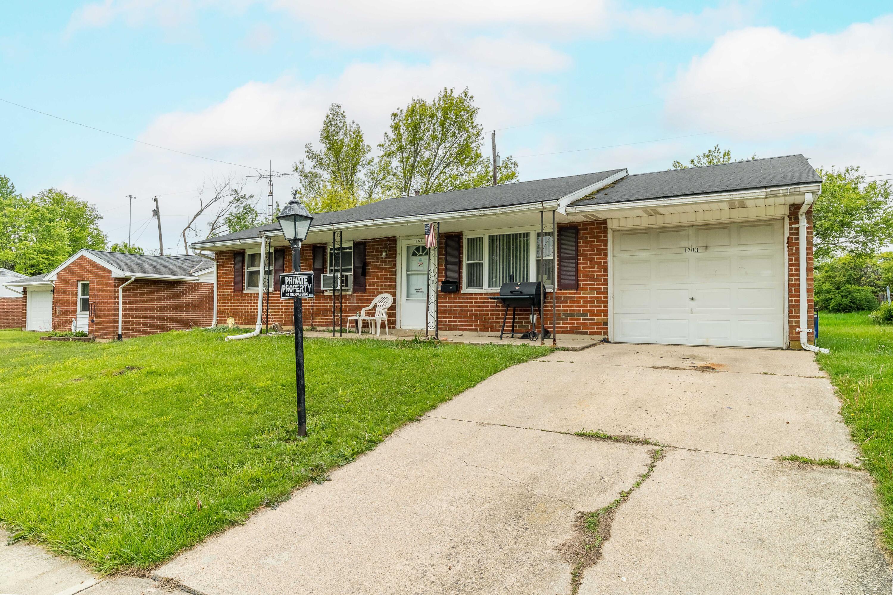 1703 Fair Oaks Drive, Sidney, Ohio 45365
