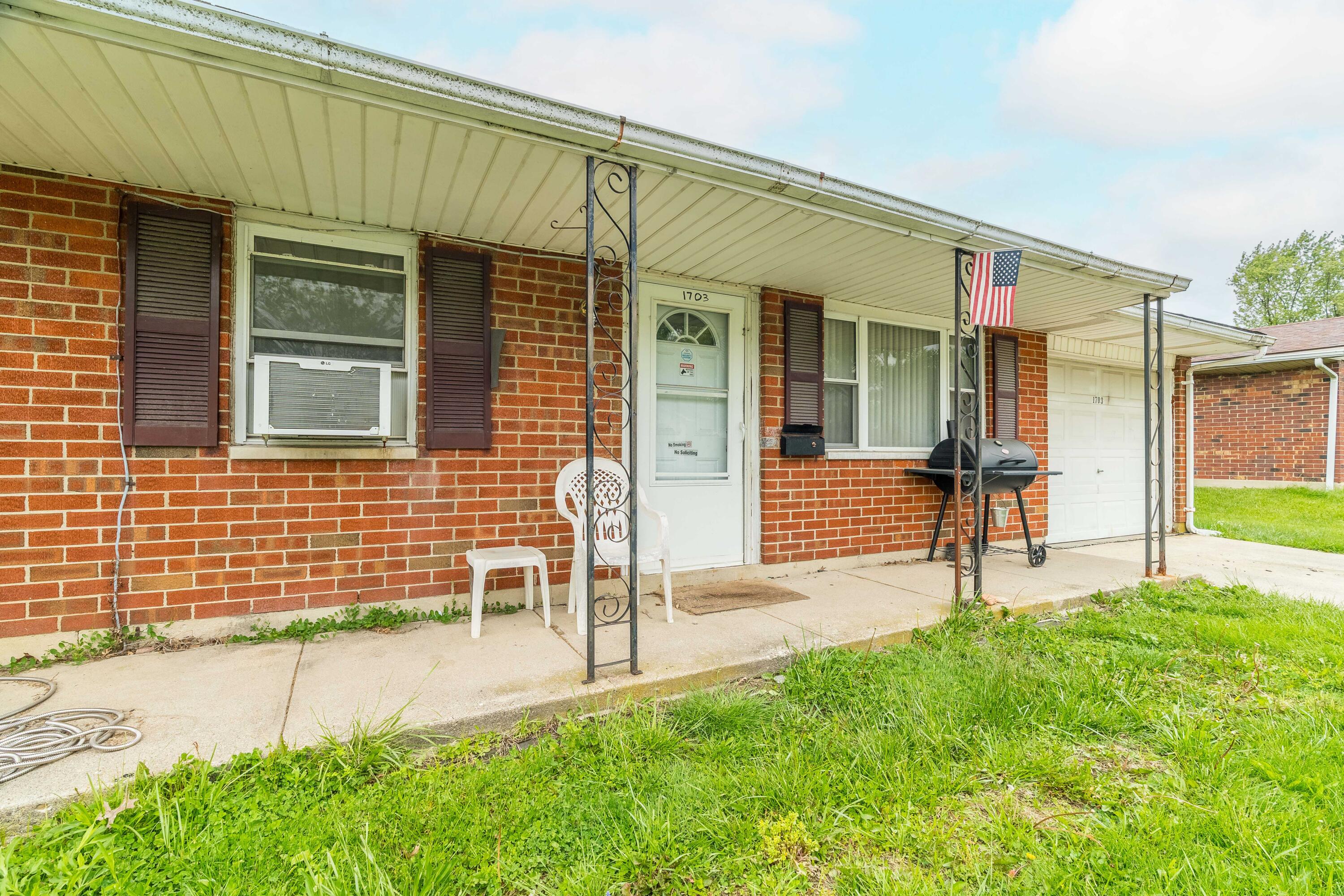 1703 Fair Oaks Drive, Sidney, Ohio 45365