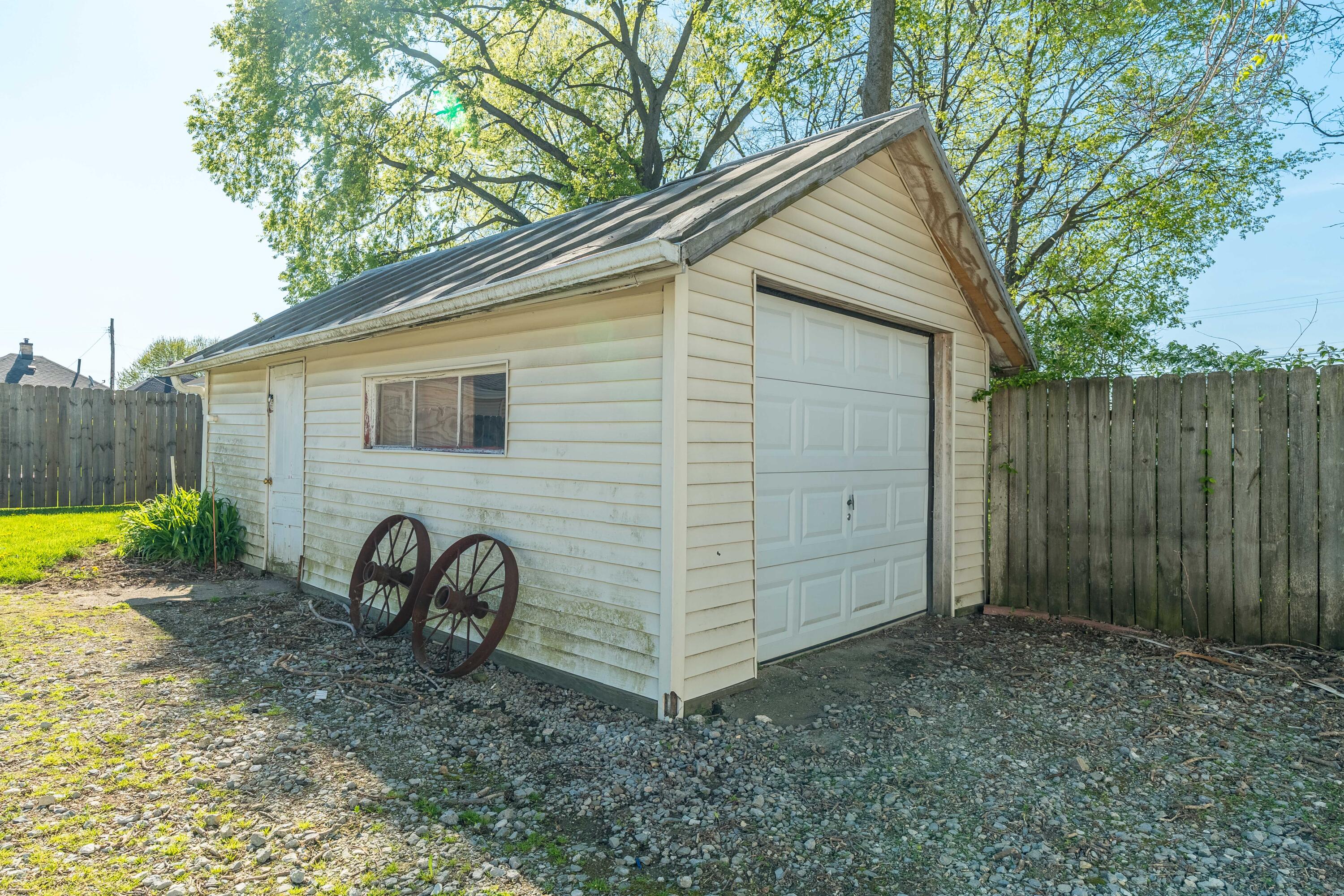 313 Oakwood Street, Bradford, Ohio 45308