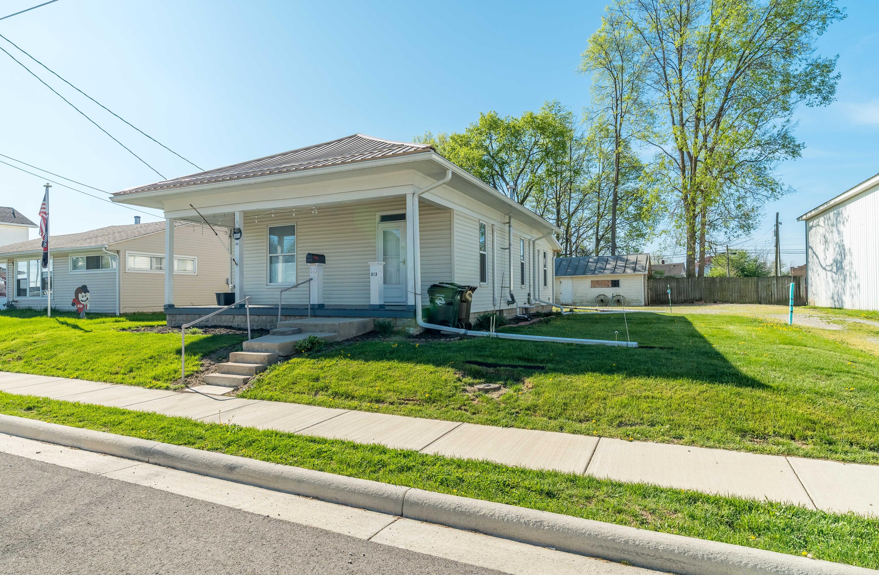 313 Oakwood Street, Bradford, Ohio 45308