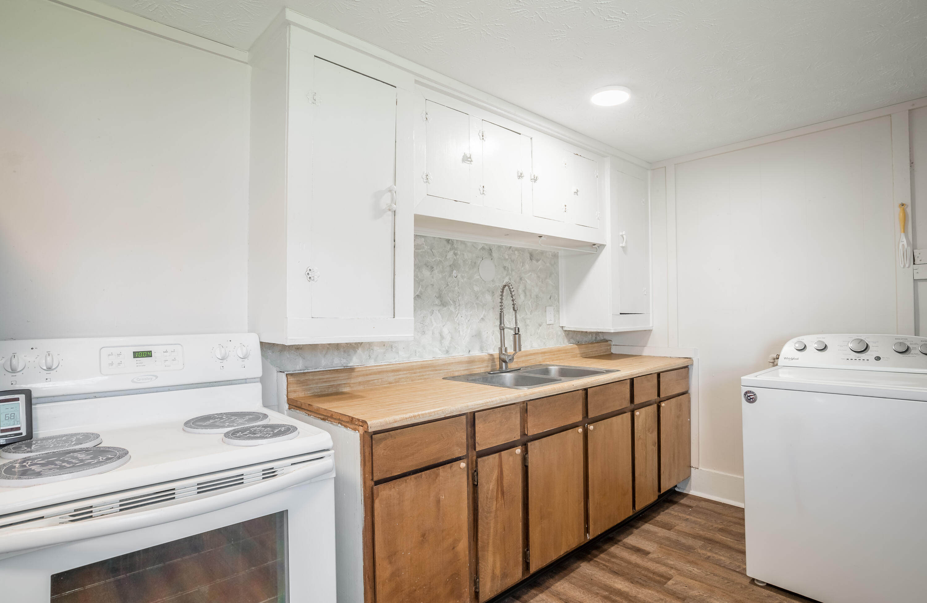 313 Oakwood Street, Bradford, Ohio 45308