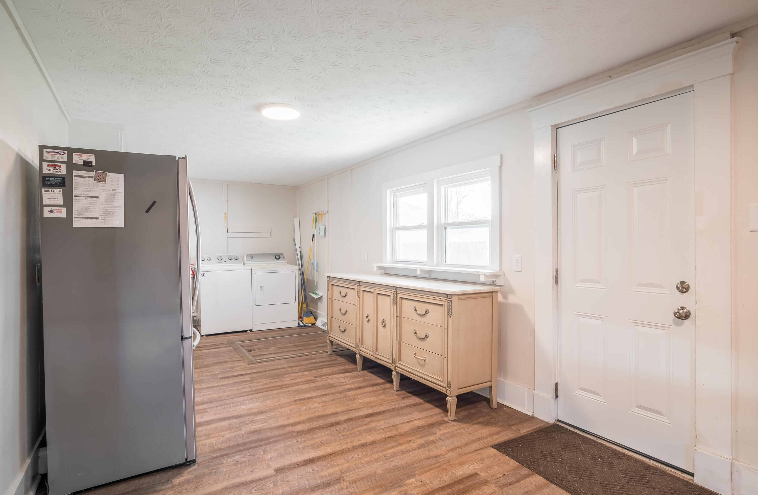 313 Oakwood Street, Bradford, Ohio 45308