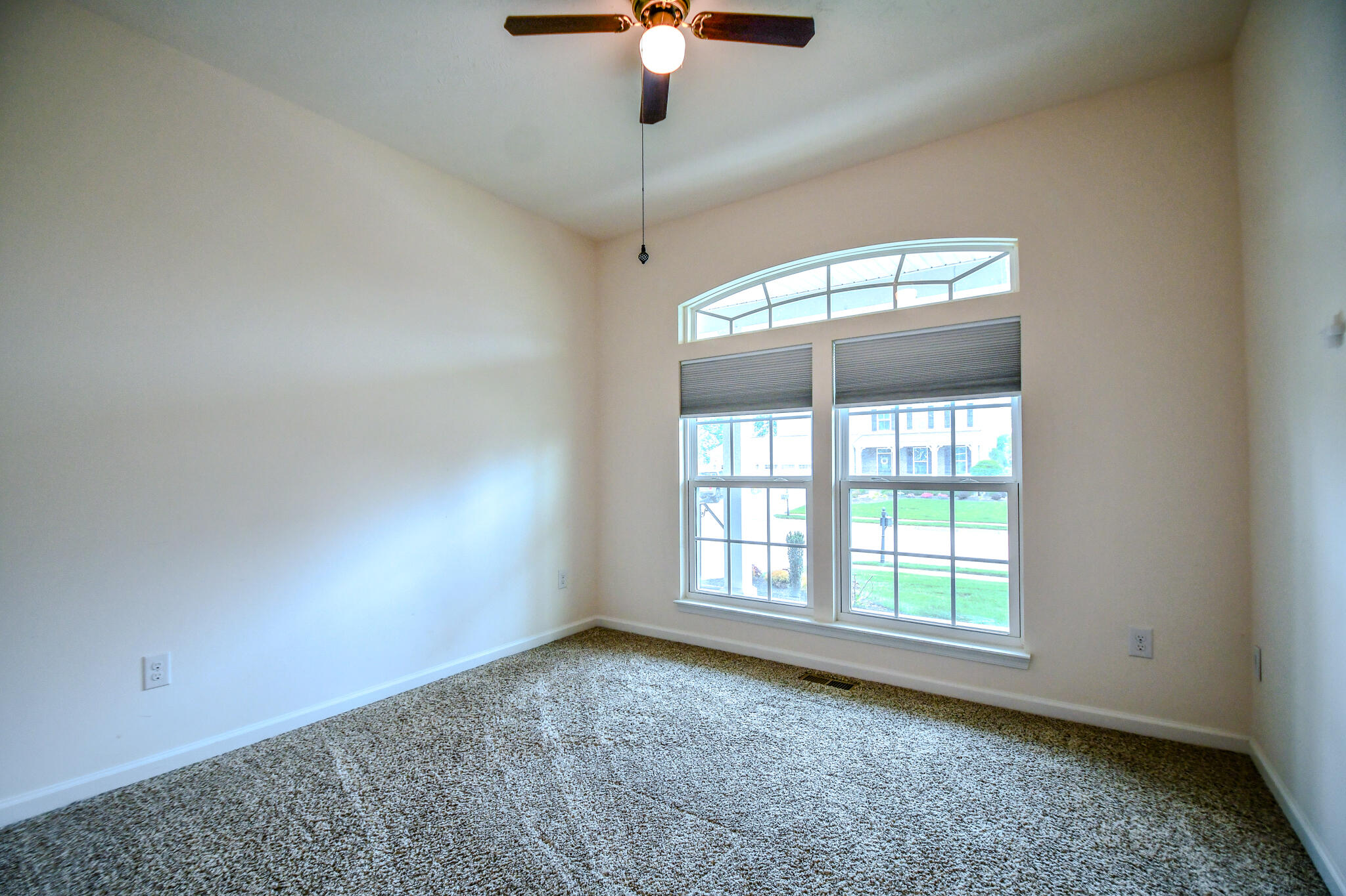 1136 Red Maple Drive, Troy, Ohio 45373