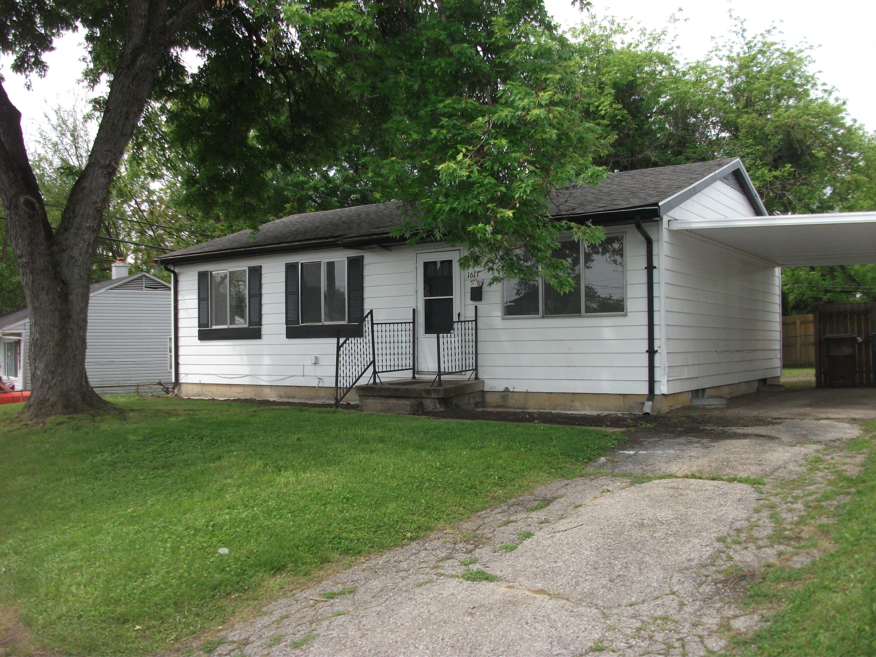 1611 Springmont Avenue, Springfield, Ohio 45506