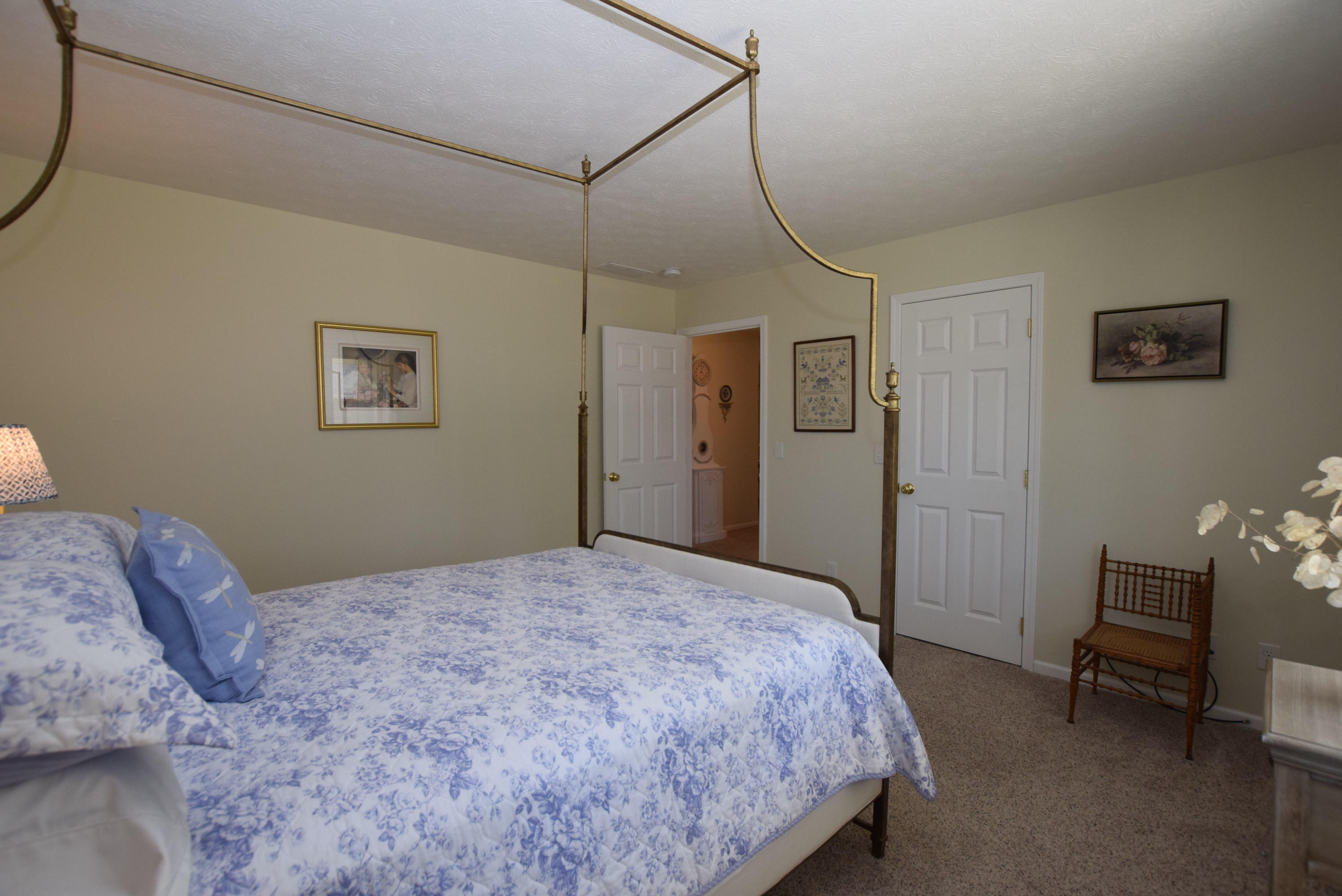 943 Lawn Avenue, Urbana, Ohio 43078