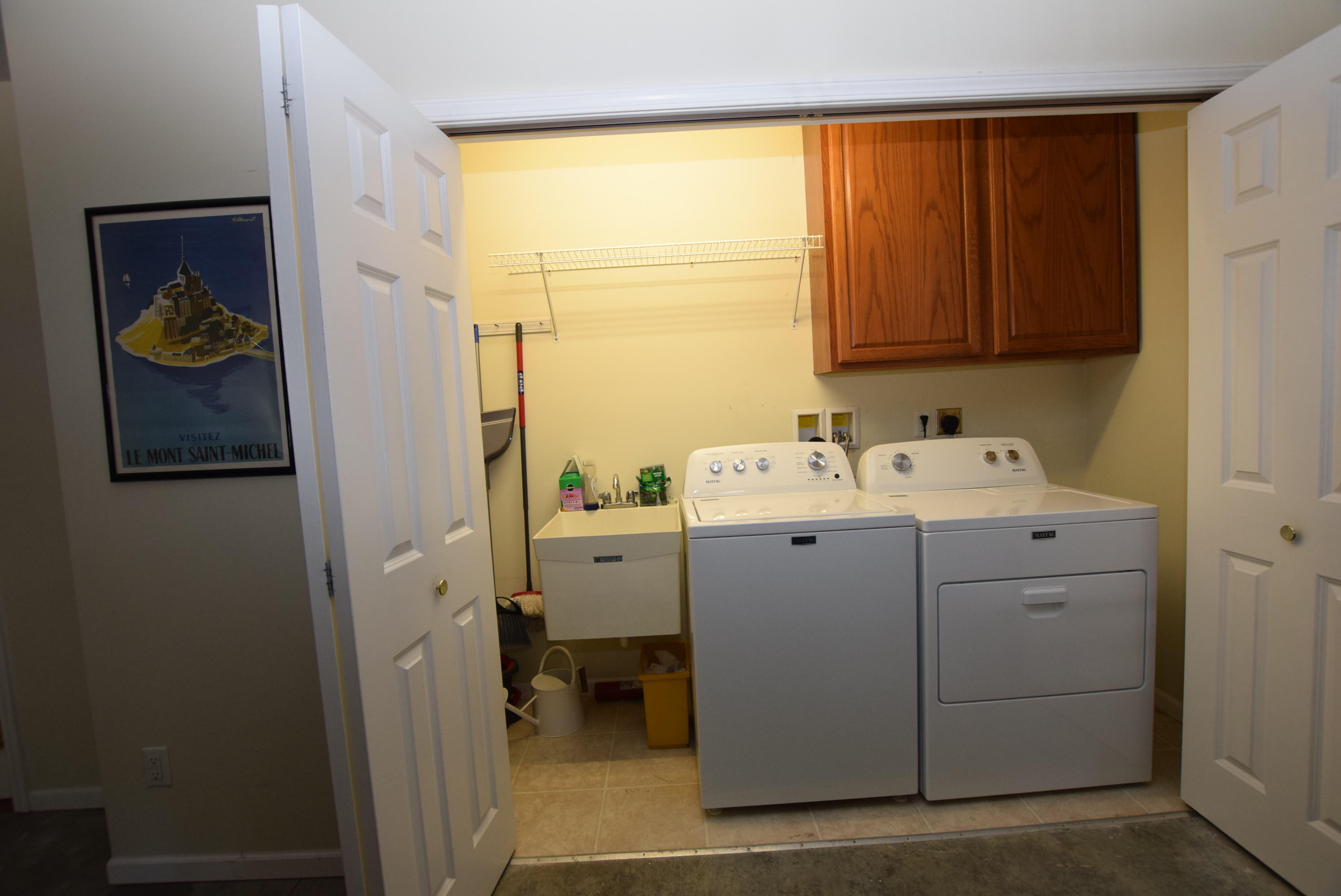 943 Lawn Avenue, Urbana, Ohio 43078