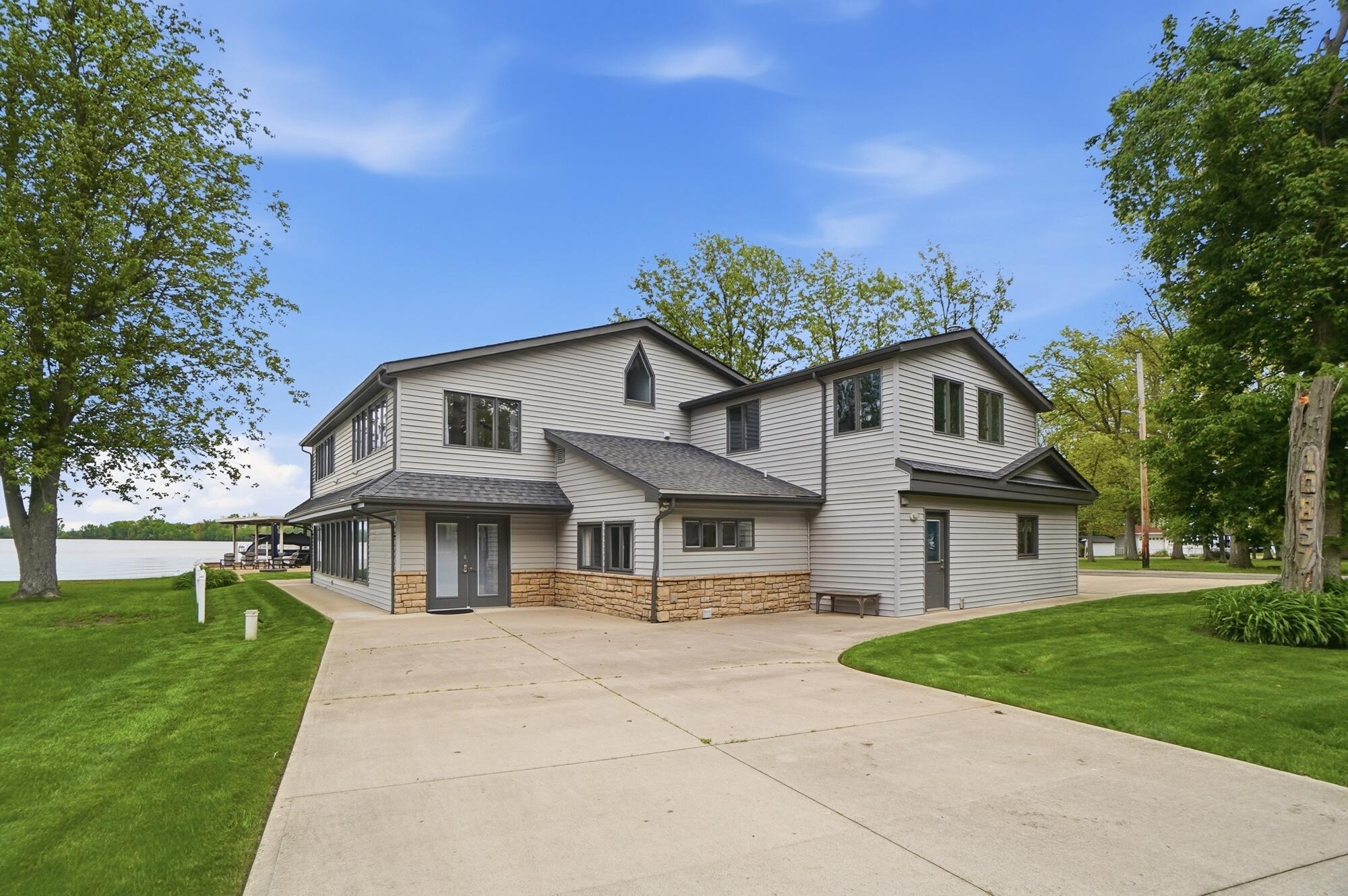 10857 Seminole Shore Drive, Huntsville, Ohio 43324