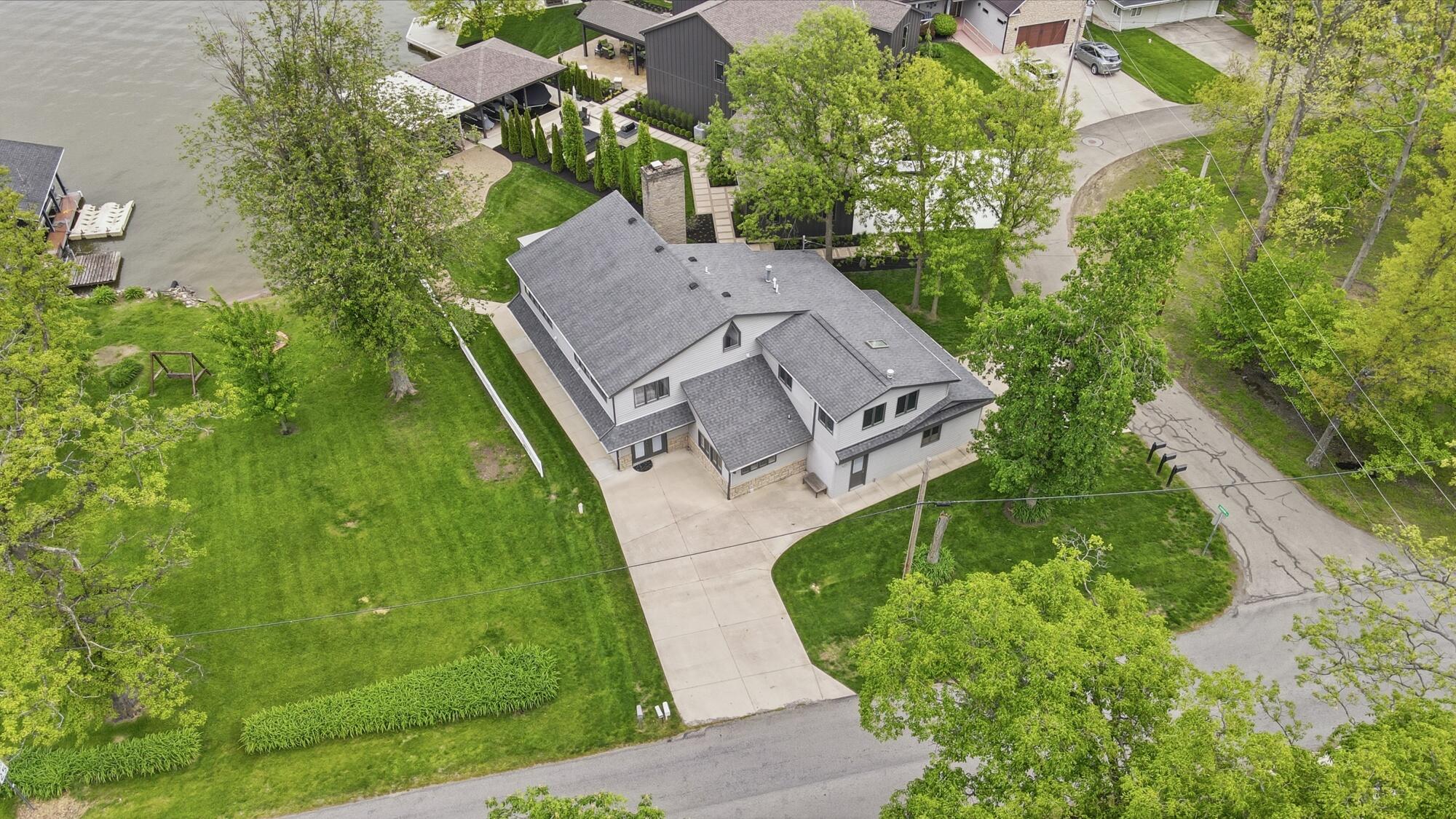 10857 Seminole Shore Drive, Huntsville, Ohio 43324