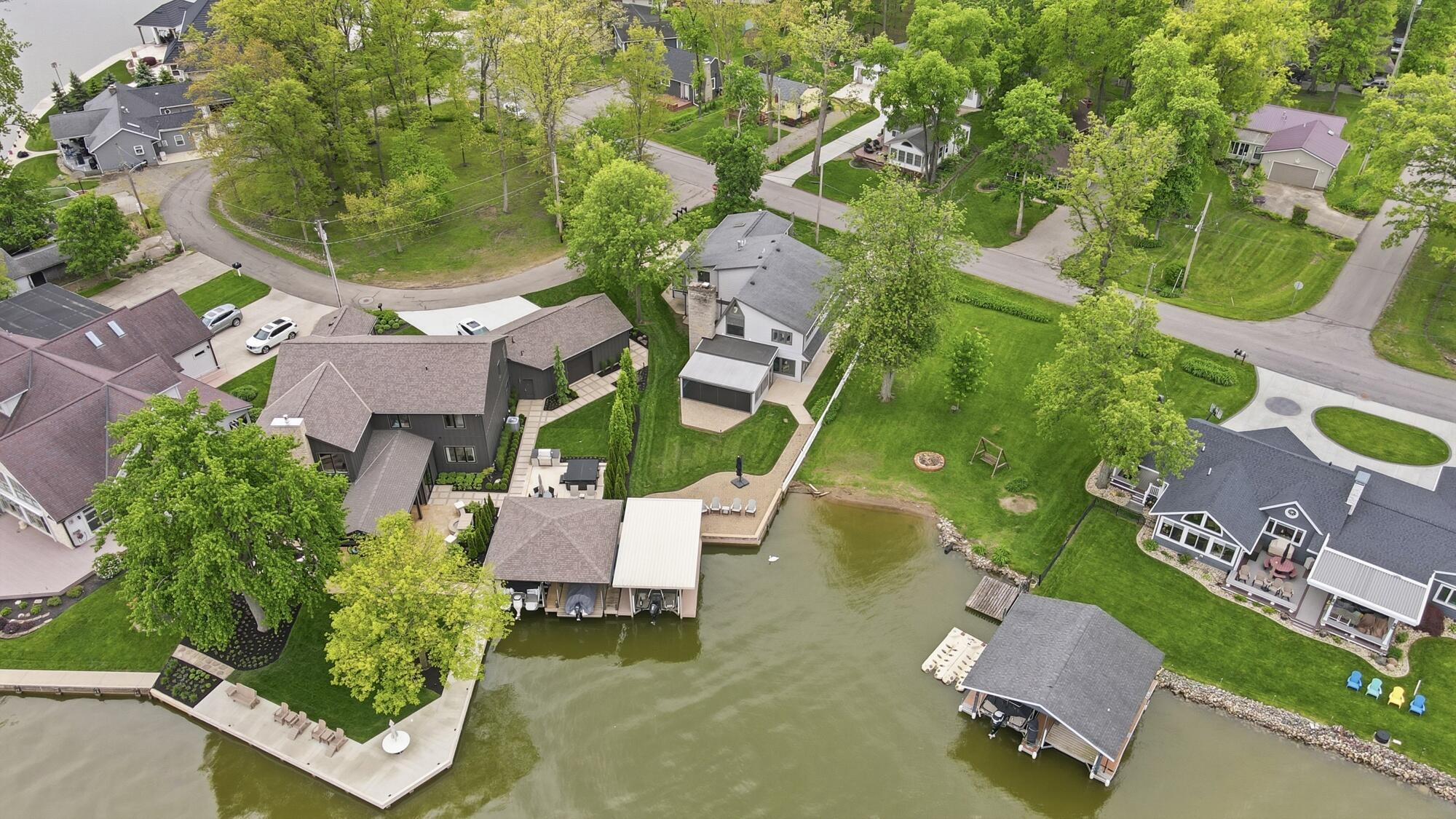 10857 Seminole Shore Drive, Huntsville, Ohio 43324