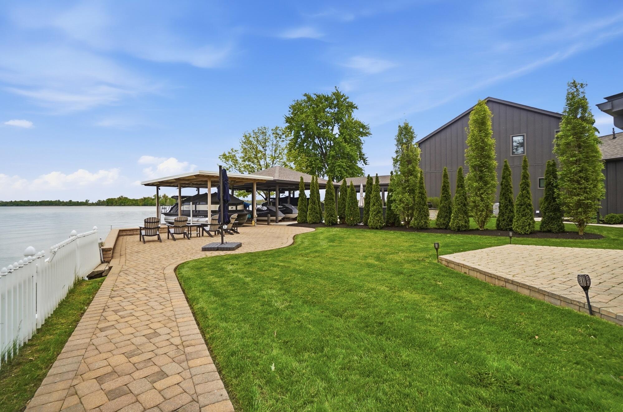 10857 Seminole Shore Drive, Huntsville, Ohio 43324
