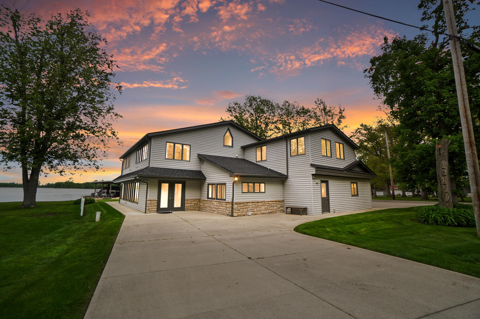 10857 Seminole Shore Drive, Huntsville, Ohio 43324