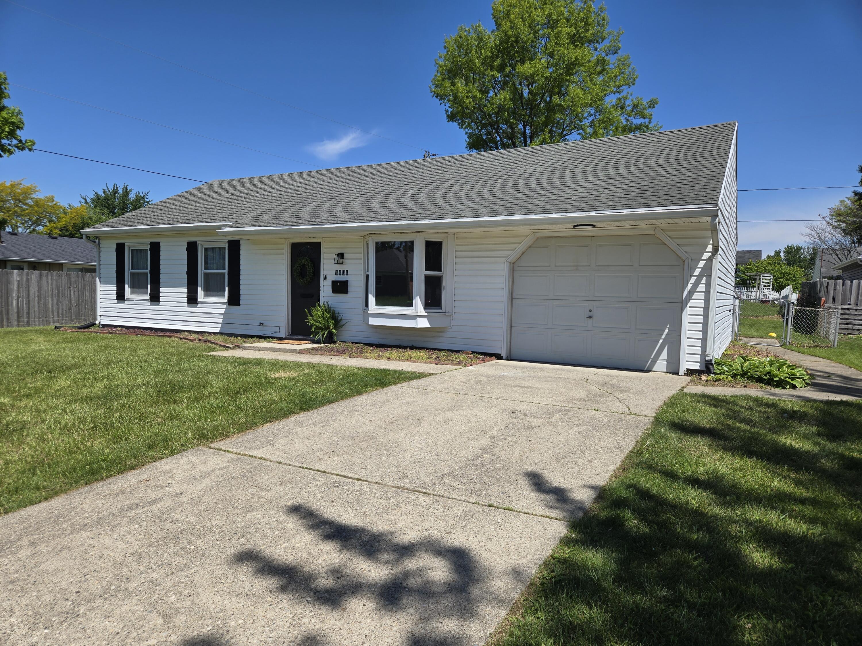 1404 Attleboro Avenue, Springfield, Ohio 45503