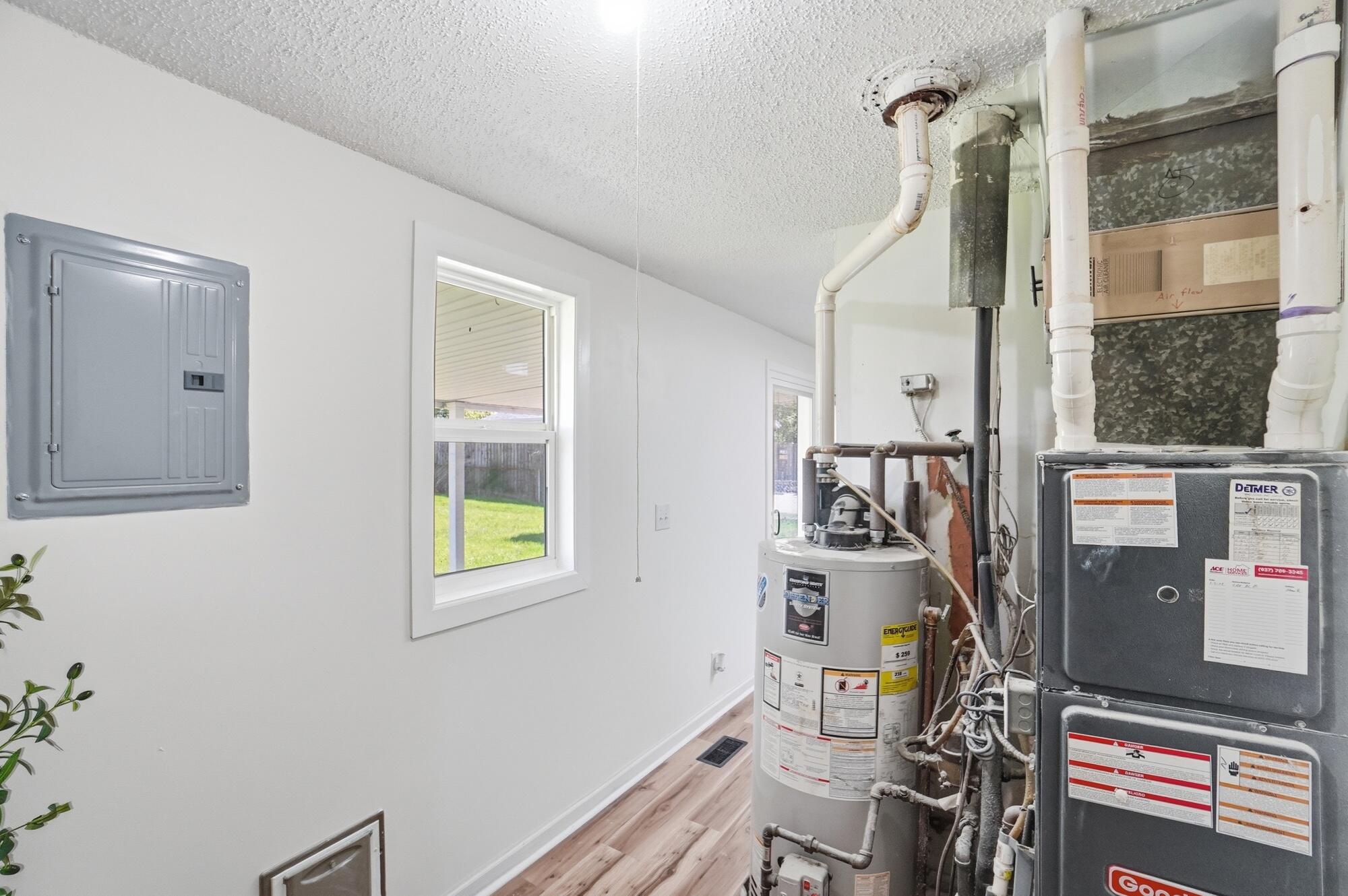 1404 Attleboro Avenue, Springfield, Ohio 45503
