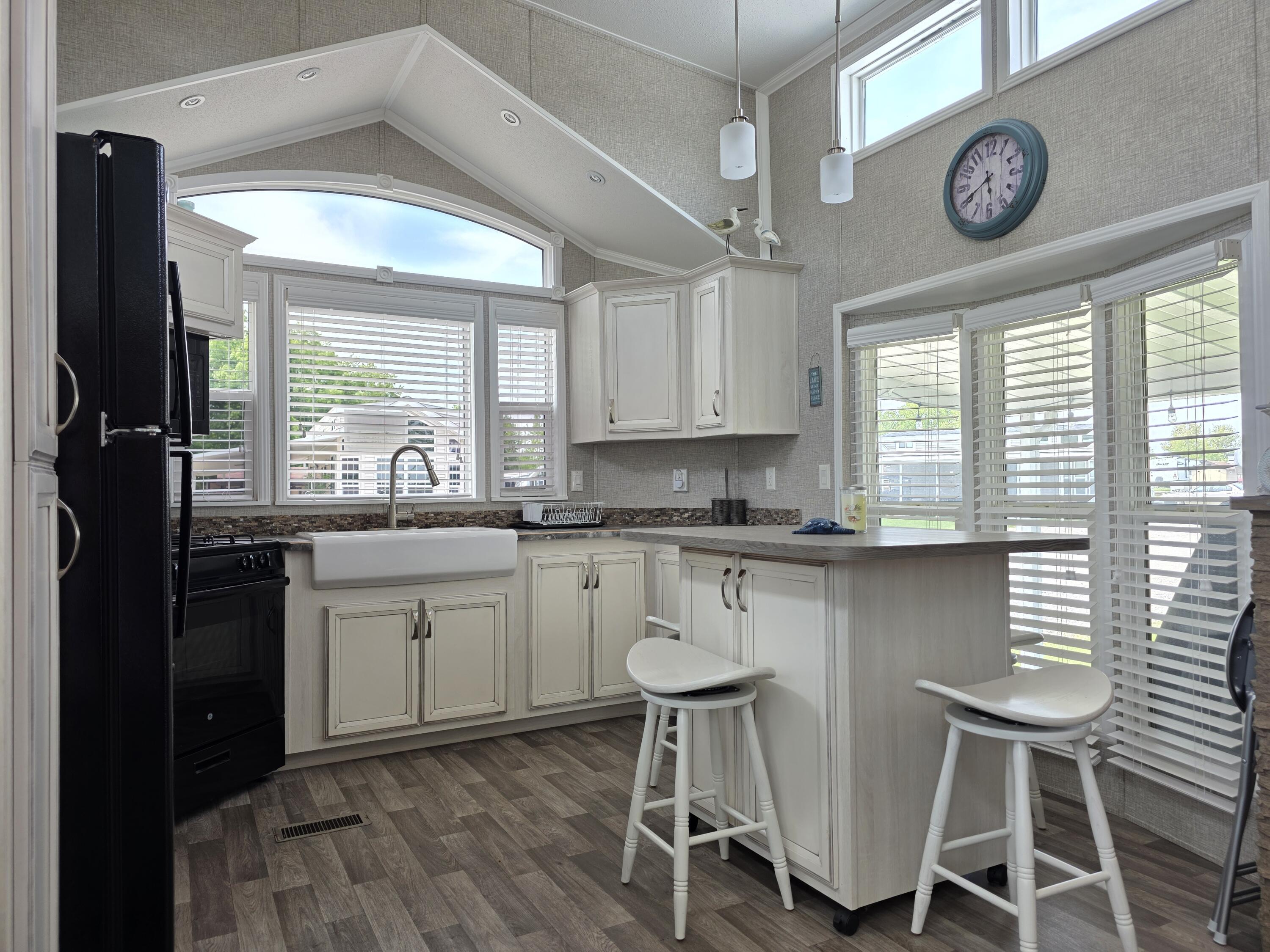 11539 Lake Drive, Lakeview, Ohio 43331