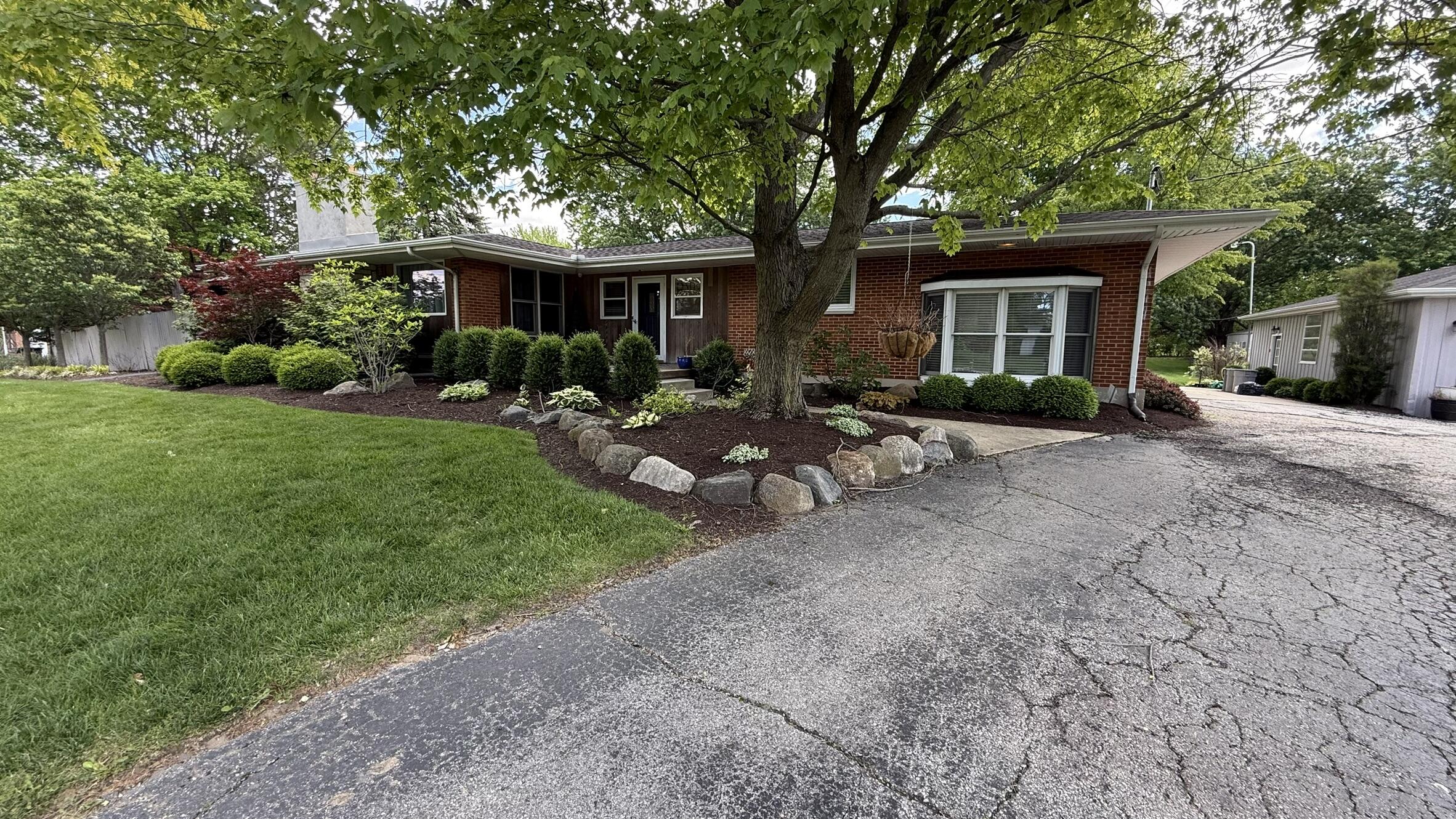 9755 Country Club Road, Piqua, Ohio 45356