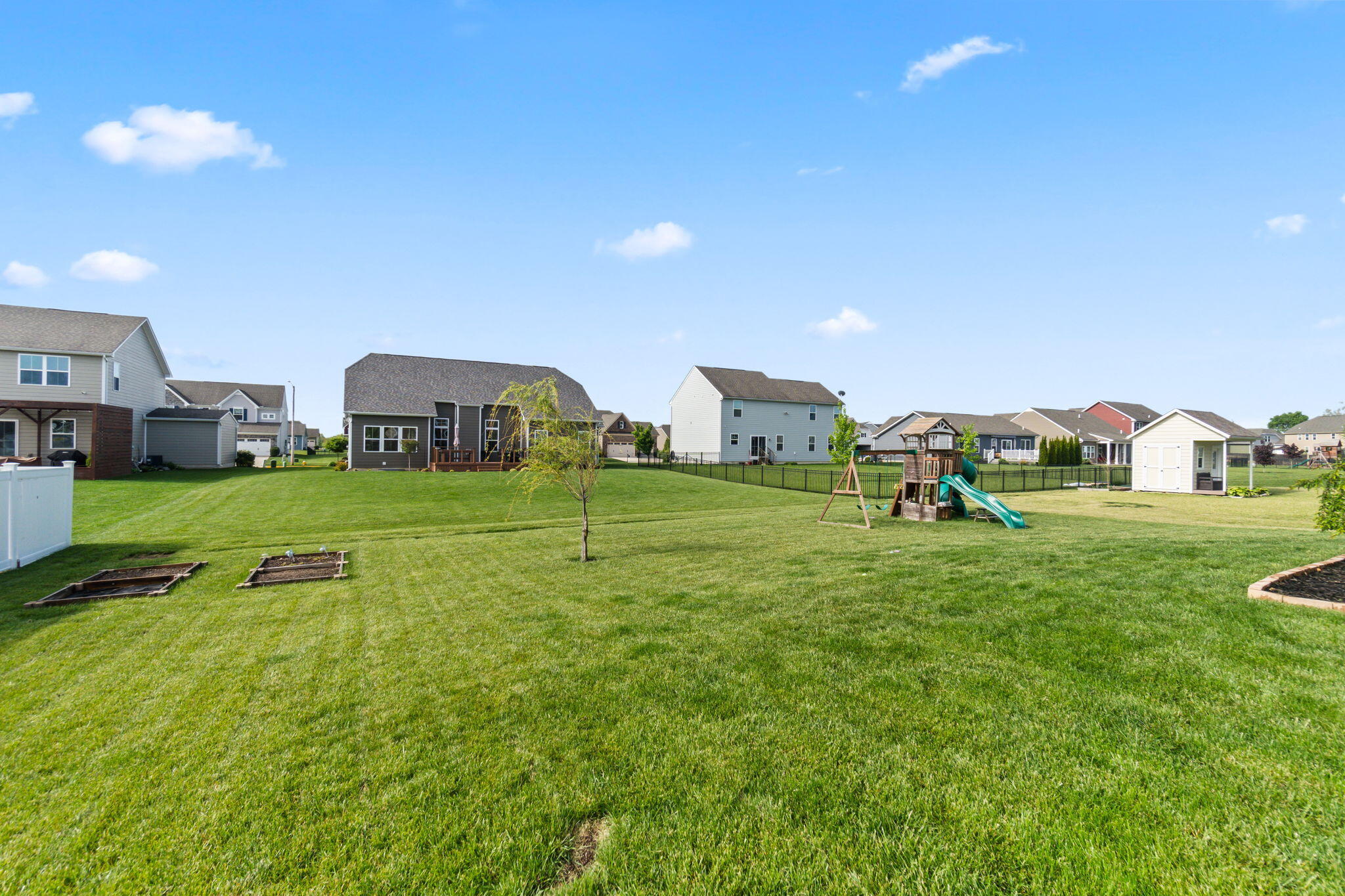 1148 Red Maple Drive, Troy, Ohio 45373