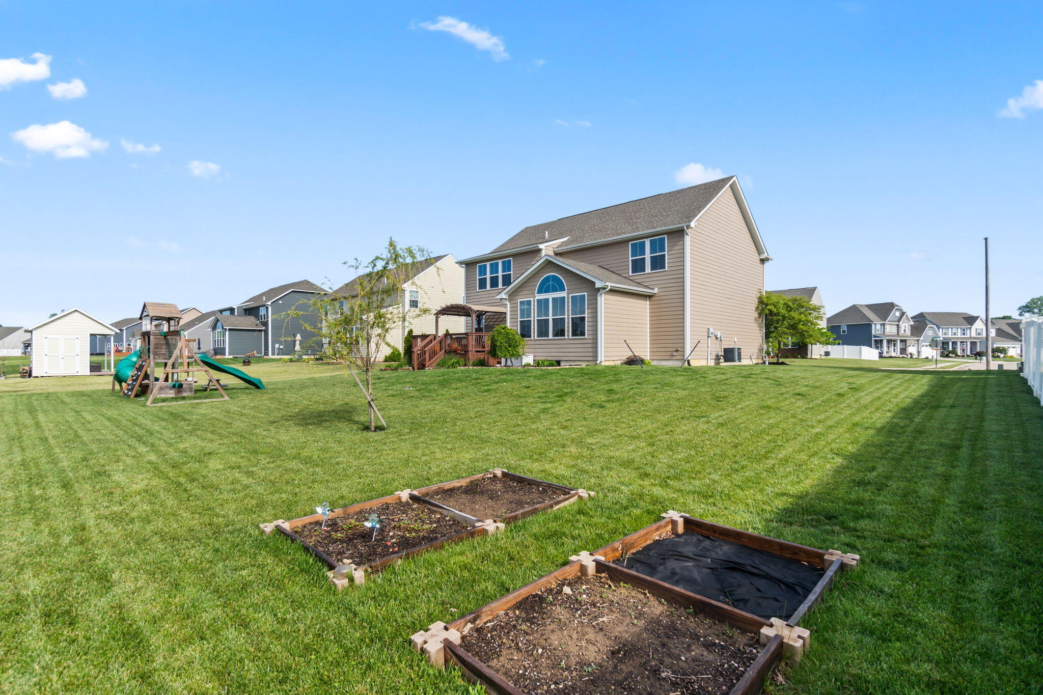 1148 Red Maple Drive, Troy, Ohio 45373