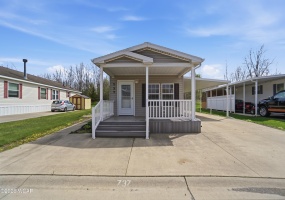 737 Lakeridge Drive, Lima, Ohio, 2 Bedrooms Bedrooms, ,2 BathroomsBathrooms,Residential,For Sale,Lakeridge,309965