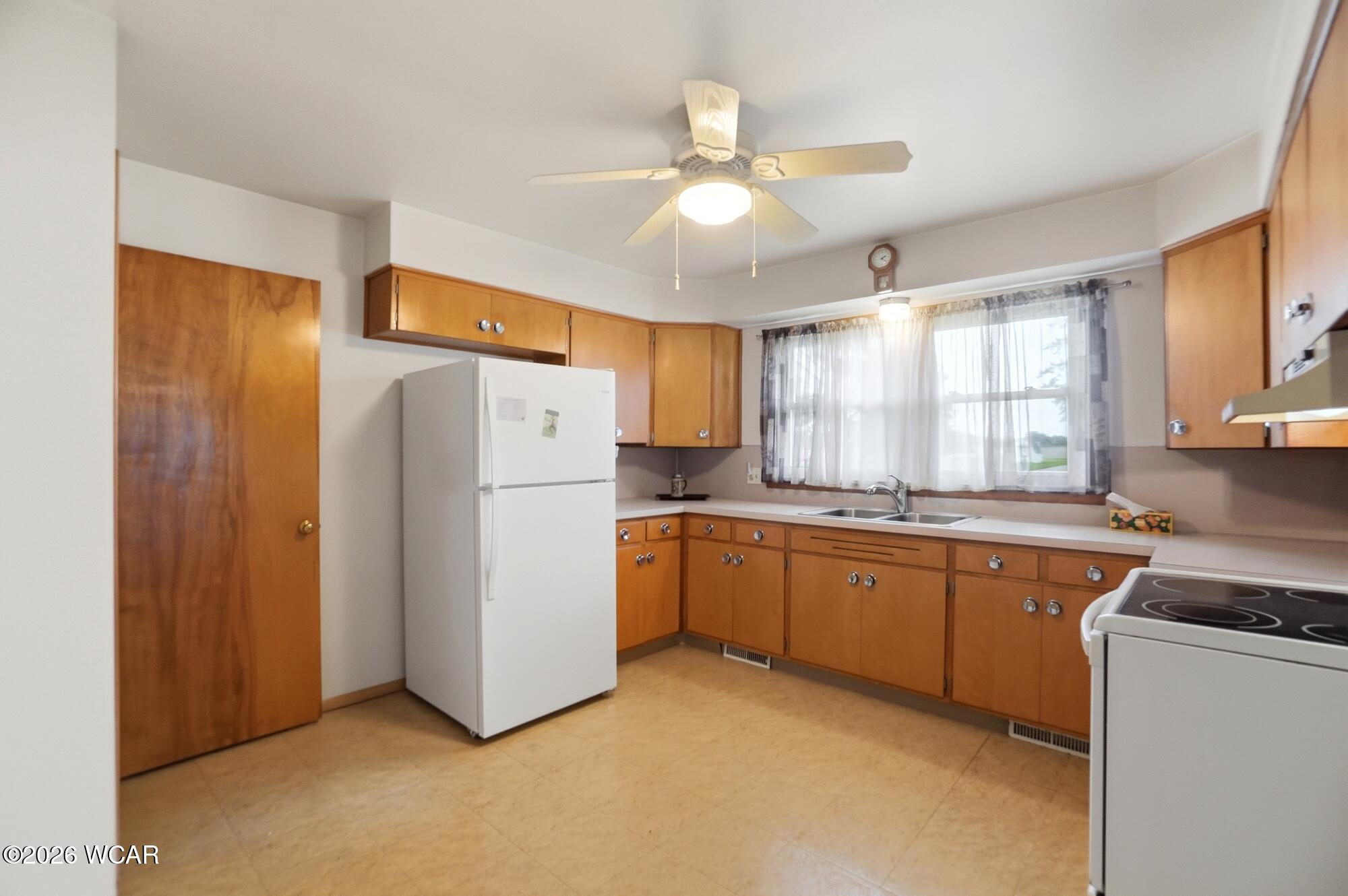402 Woodlawn Drive, Wapakoneta, Ohio