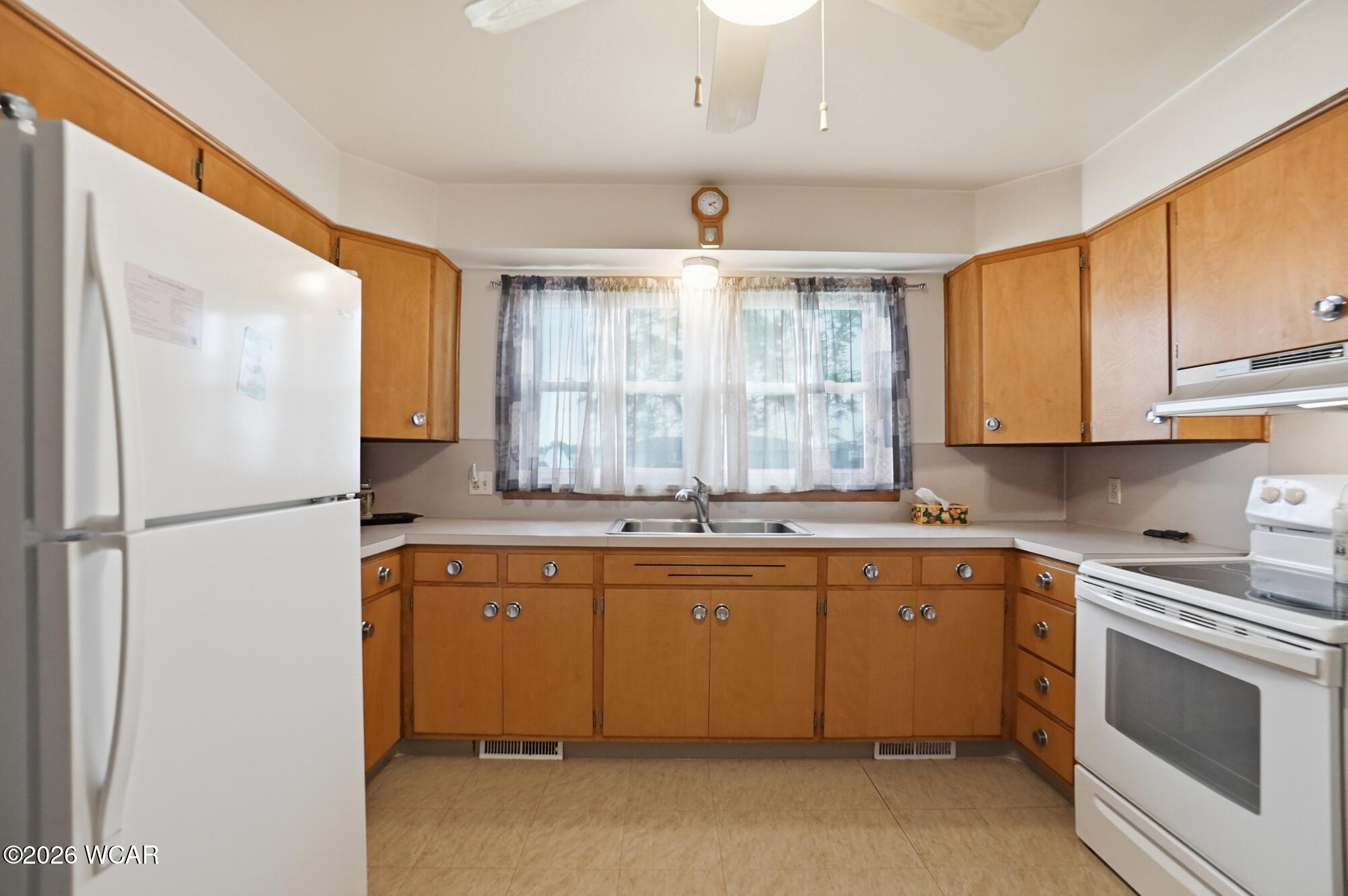 402 Woodlawn Drive, Wapakoneta, Ohio