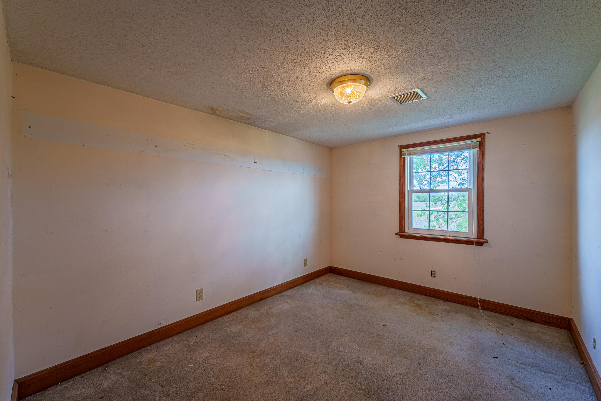 8806 State Route 81, Dola, Ohio 45835