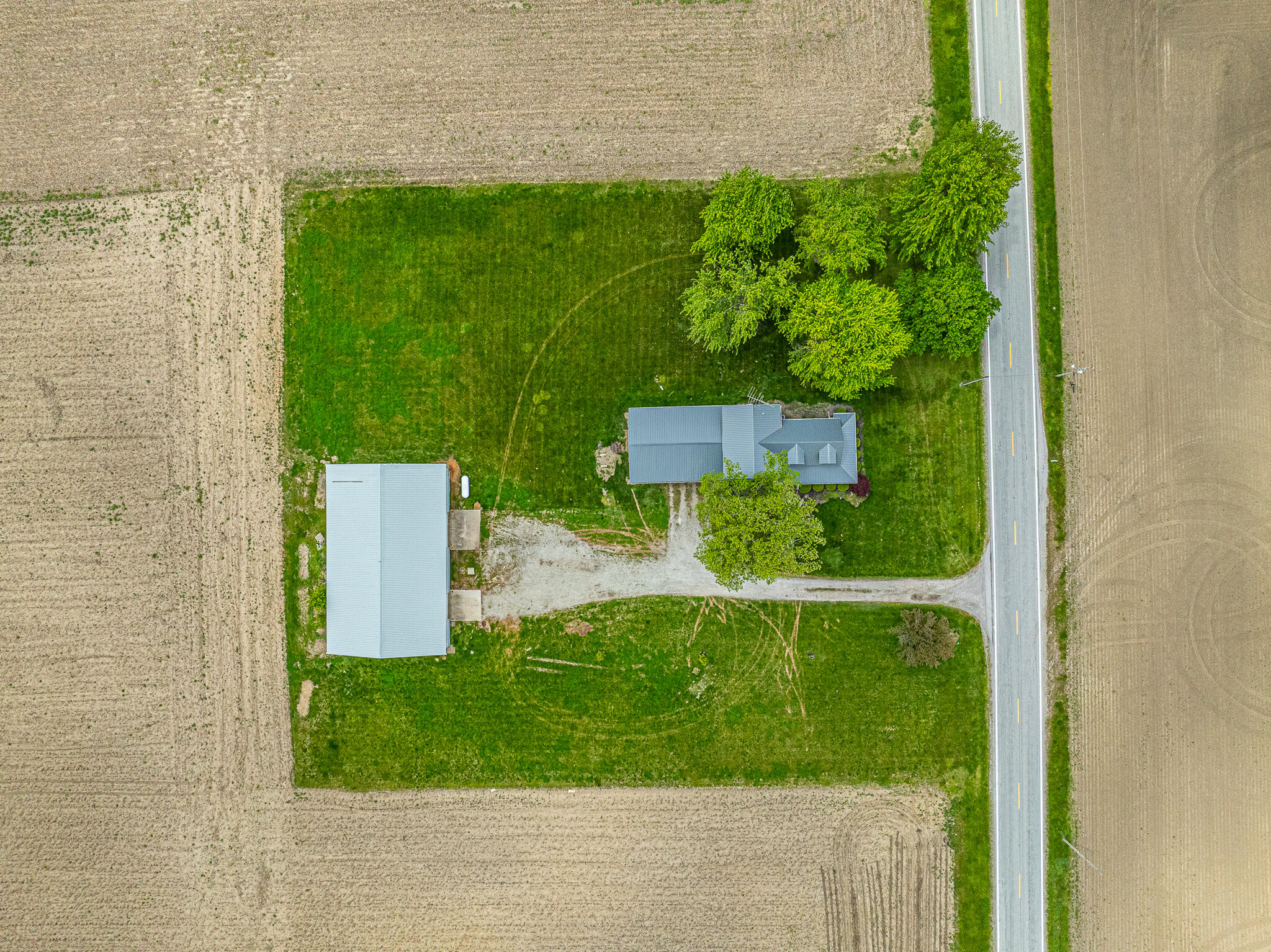 8806 State Route 81, Dola, Ohio 45835