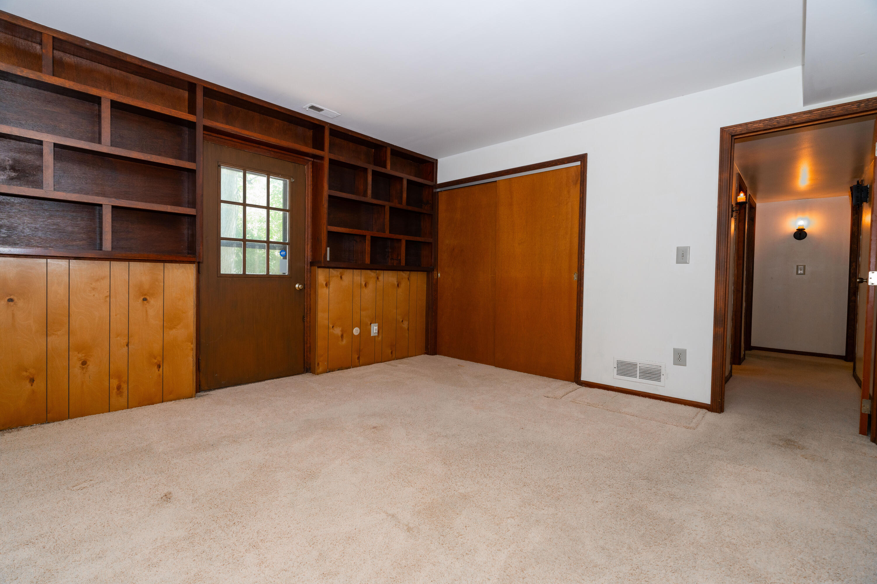 657 White Oak Drive, Springfield, Ohio 45504